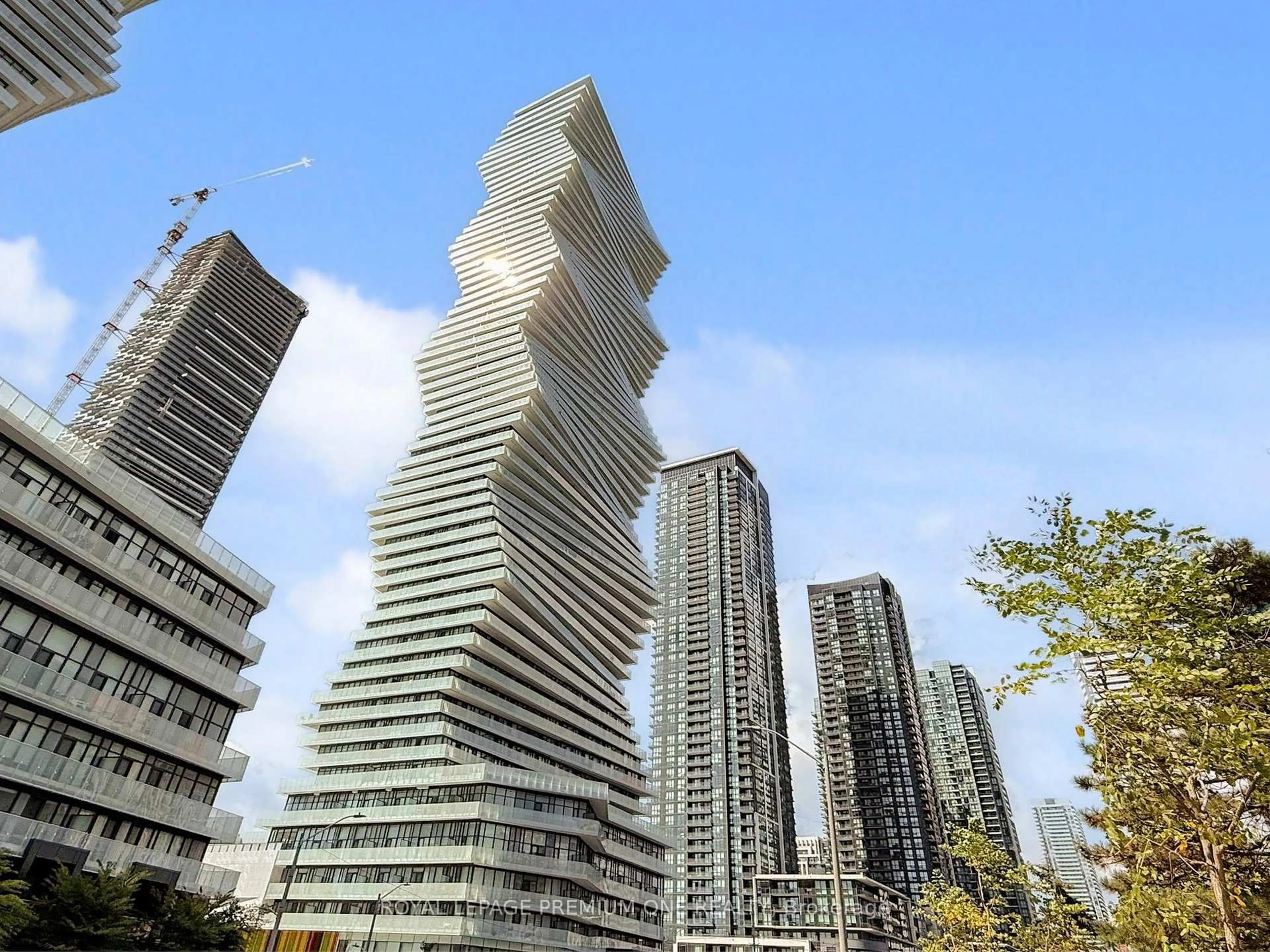 Unknown for 3900 Confederation Pkwy #2406, Mississauga Ontario L5B 0M3