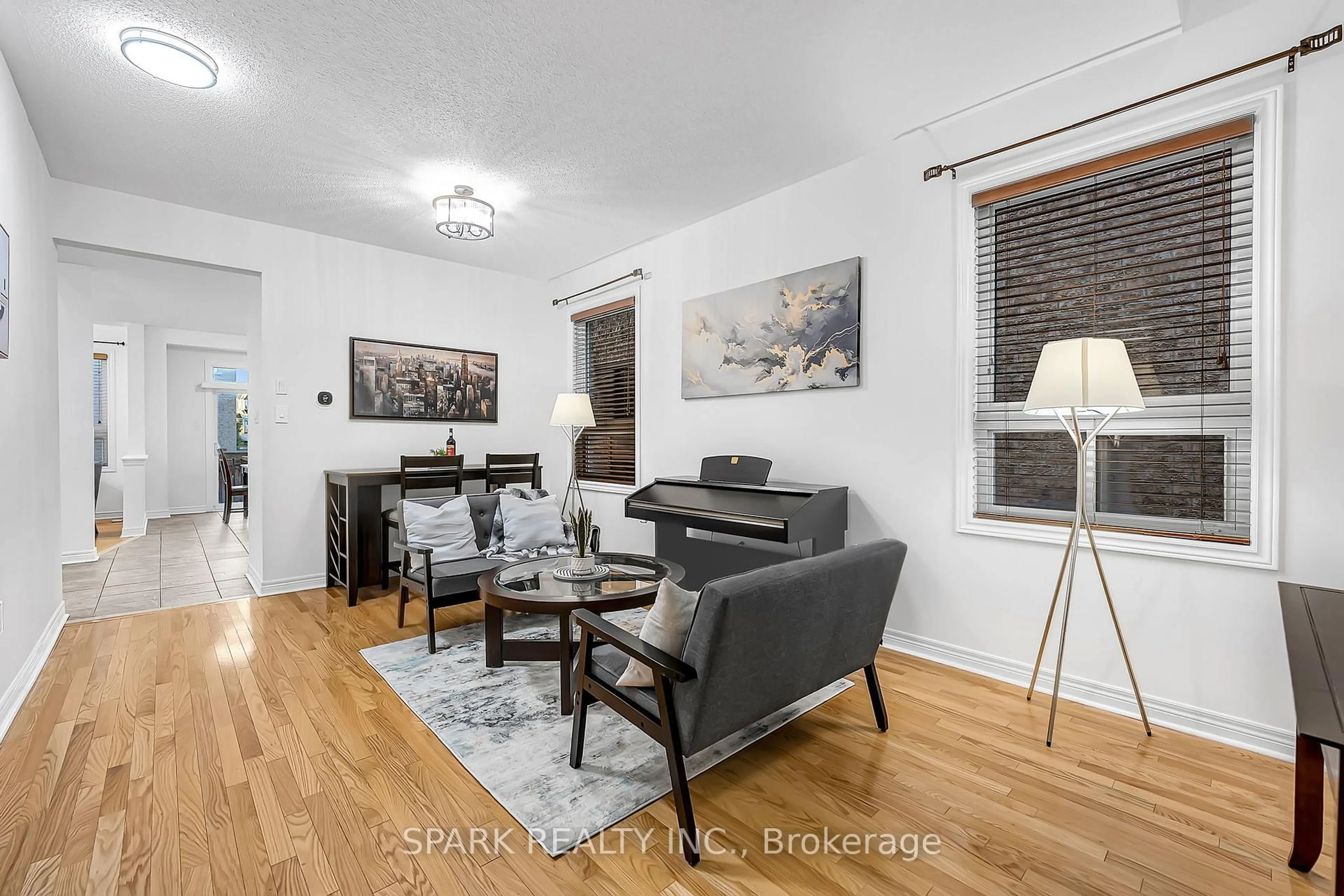 Living room with furniture, unknown for 52 Watsonbrook Dr, Brampton Ontario L6R 0R3