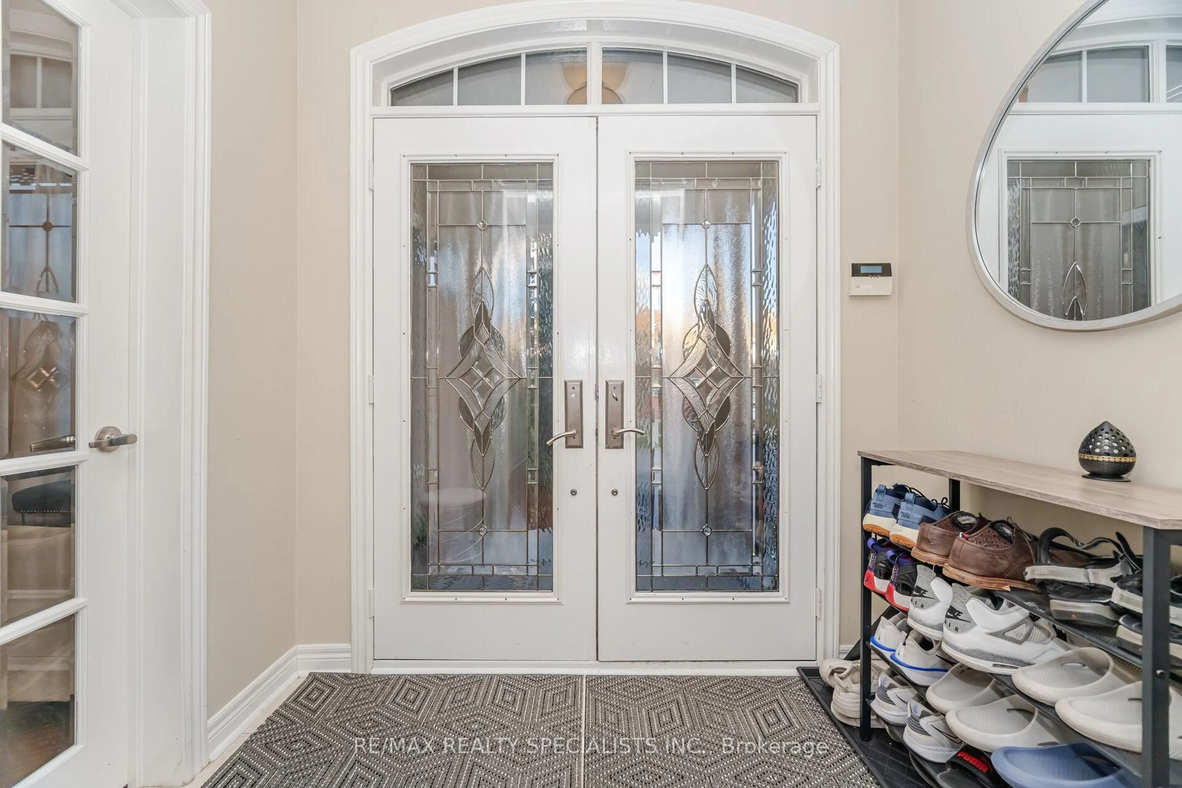 Indoor entryway for 4649 Colombo Cres, Mississauga Ontario L5M 7R2