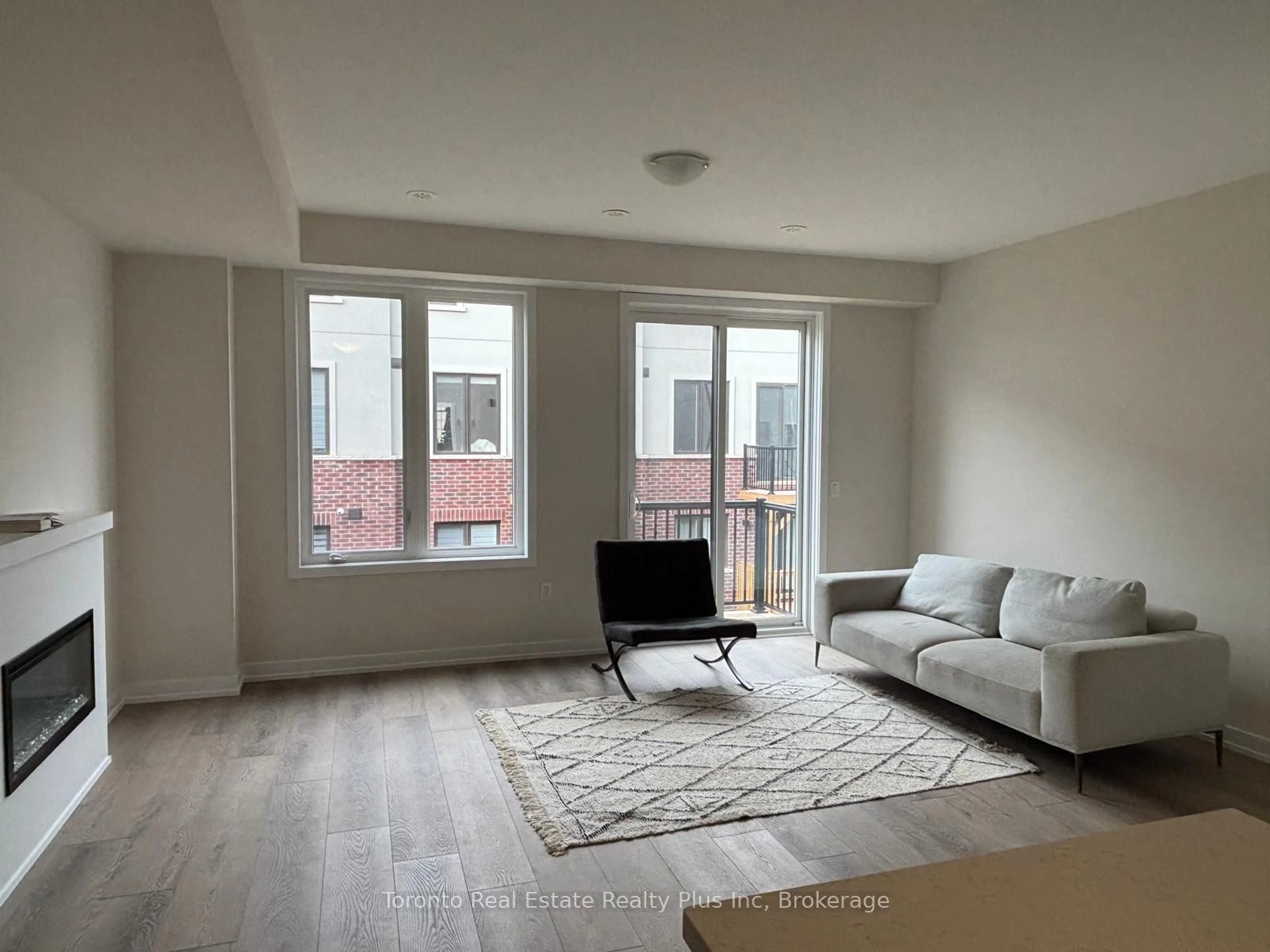 Living room with furniture, unknown for 1341 Kaniv St, Oakville Ontario L6M 5R3