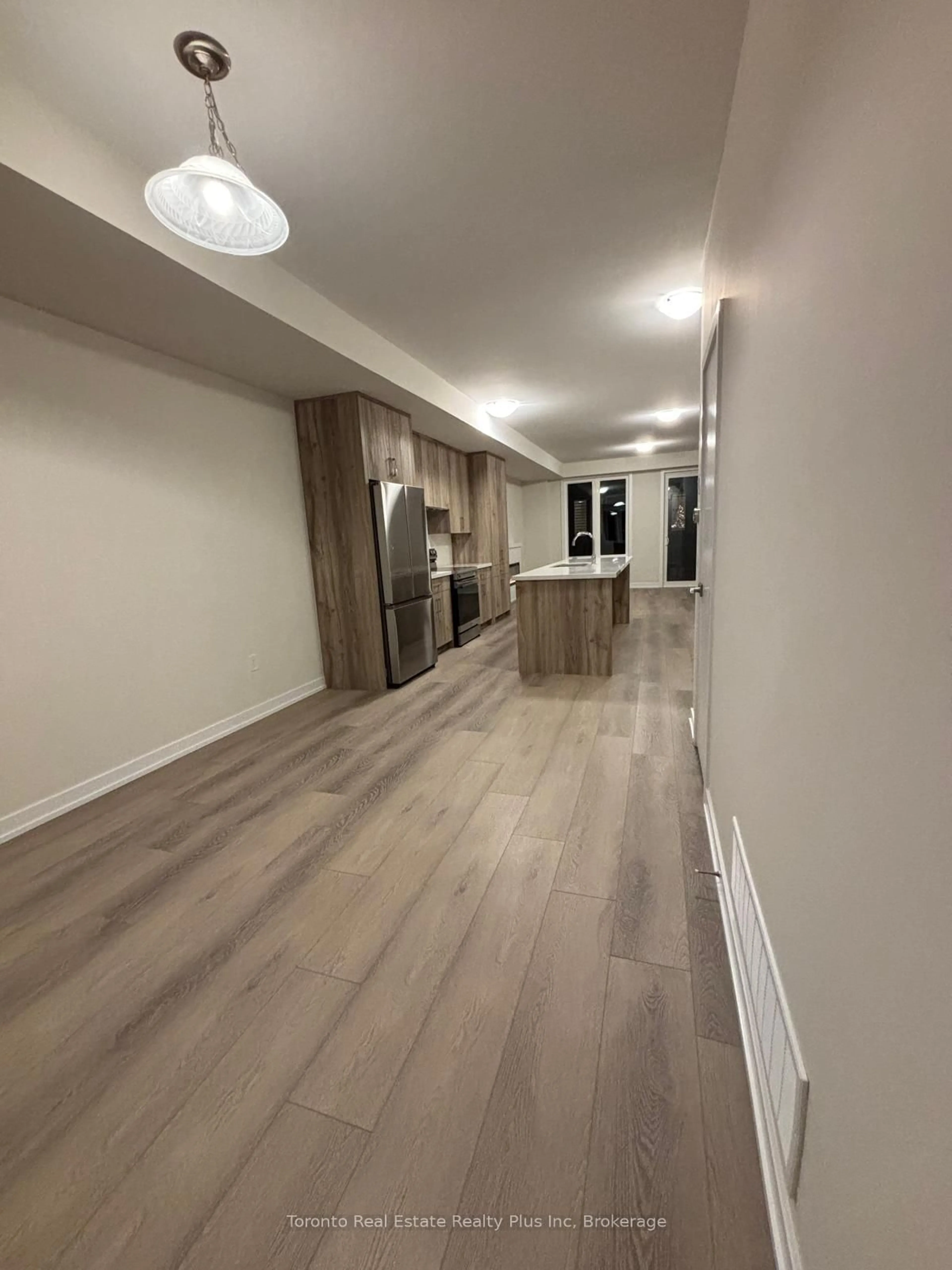 A pic of a room for 1341 Kaniv St, Oakville Ontario L6M 5R3