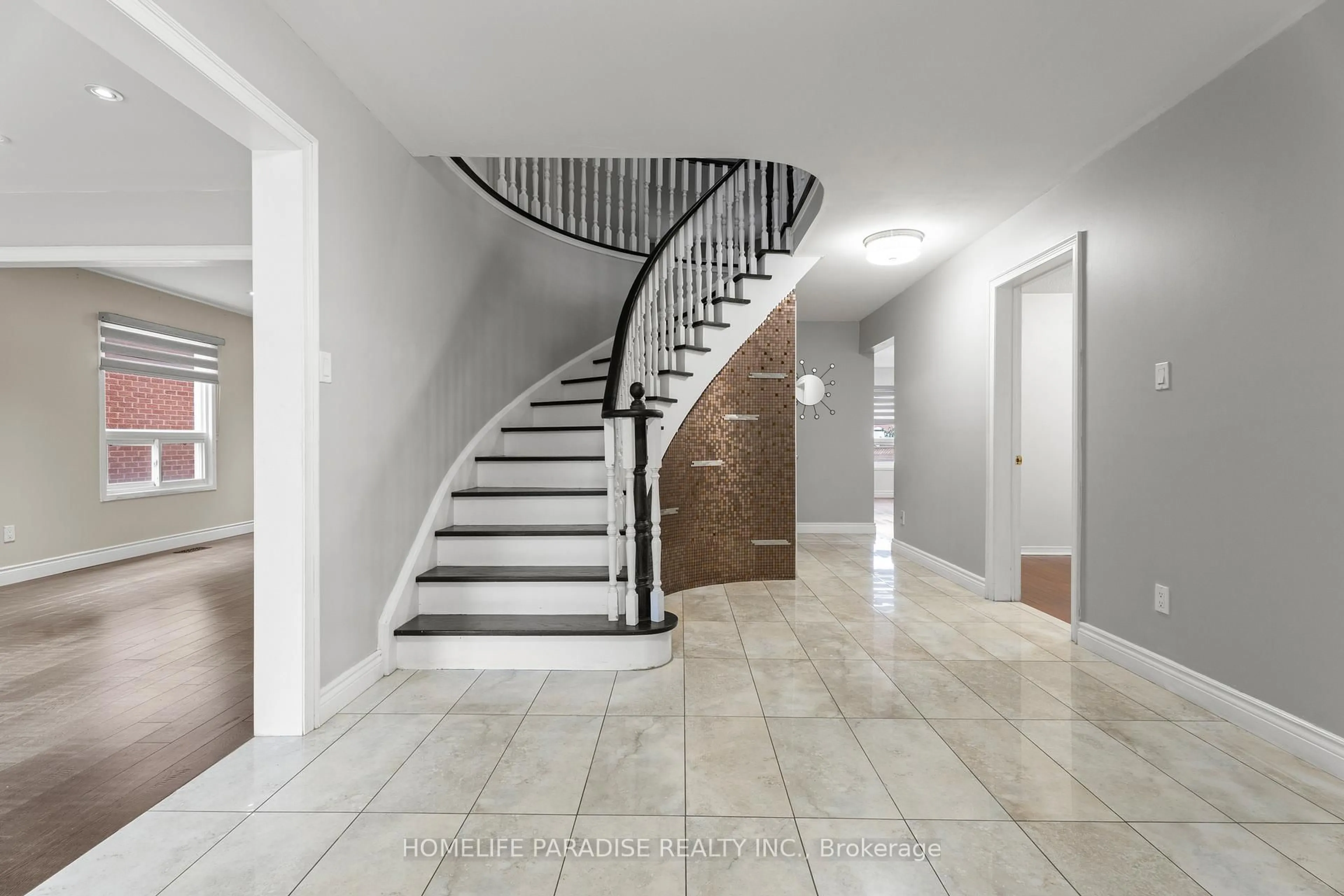 Stairs for 6 Ivy Lea Crt, Brampton Ontario L6Y 4K6