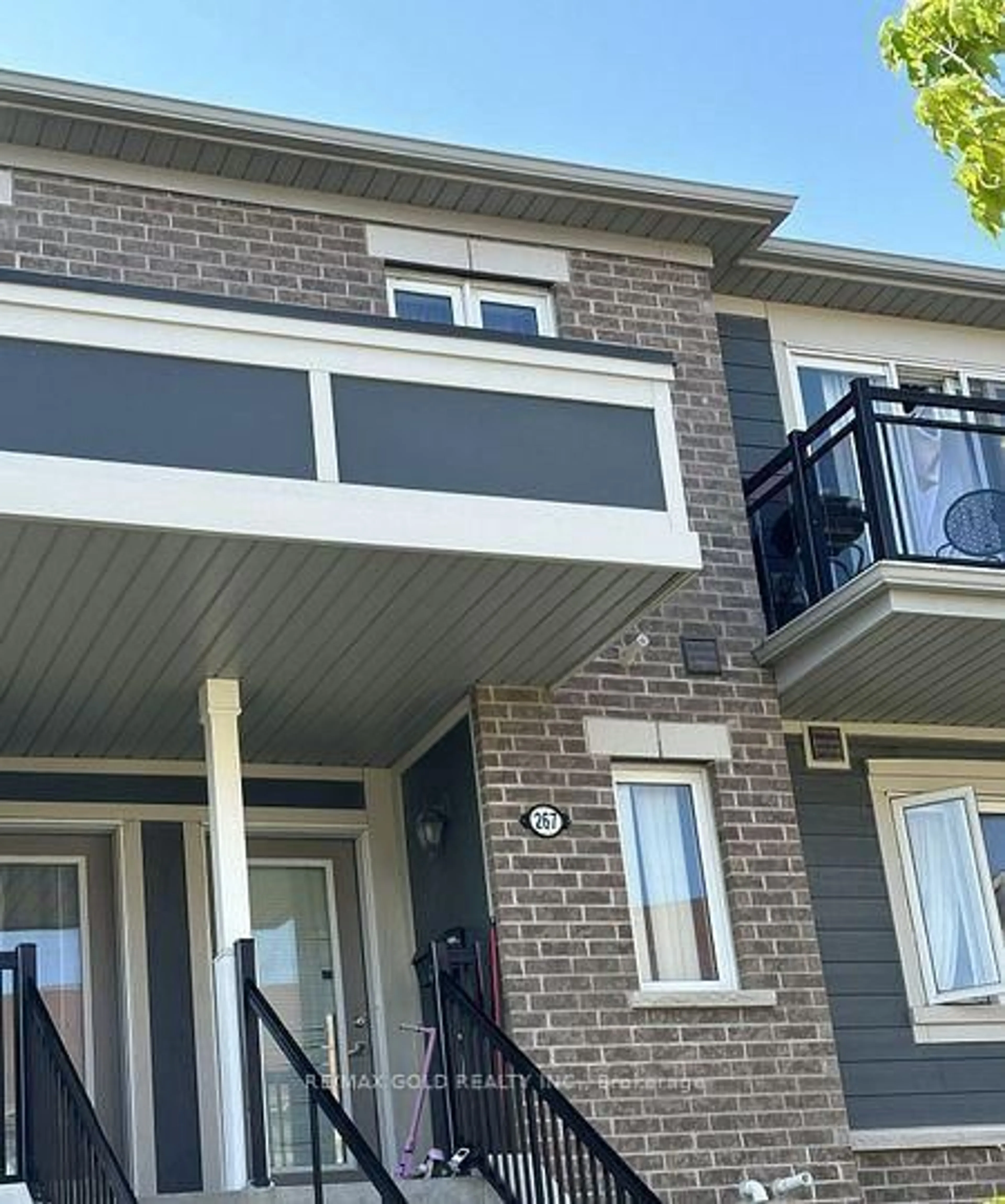 Home with vinyl exterior material, street for 250 Sunny Meadow Dr #267, Brampton Ontario L6R 3Y6