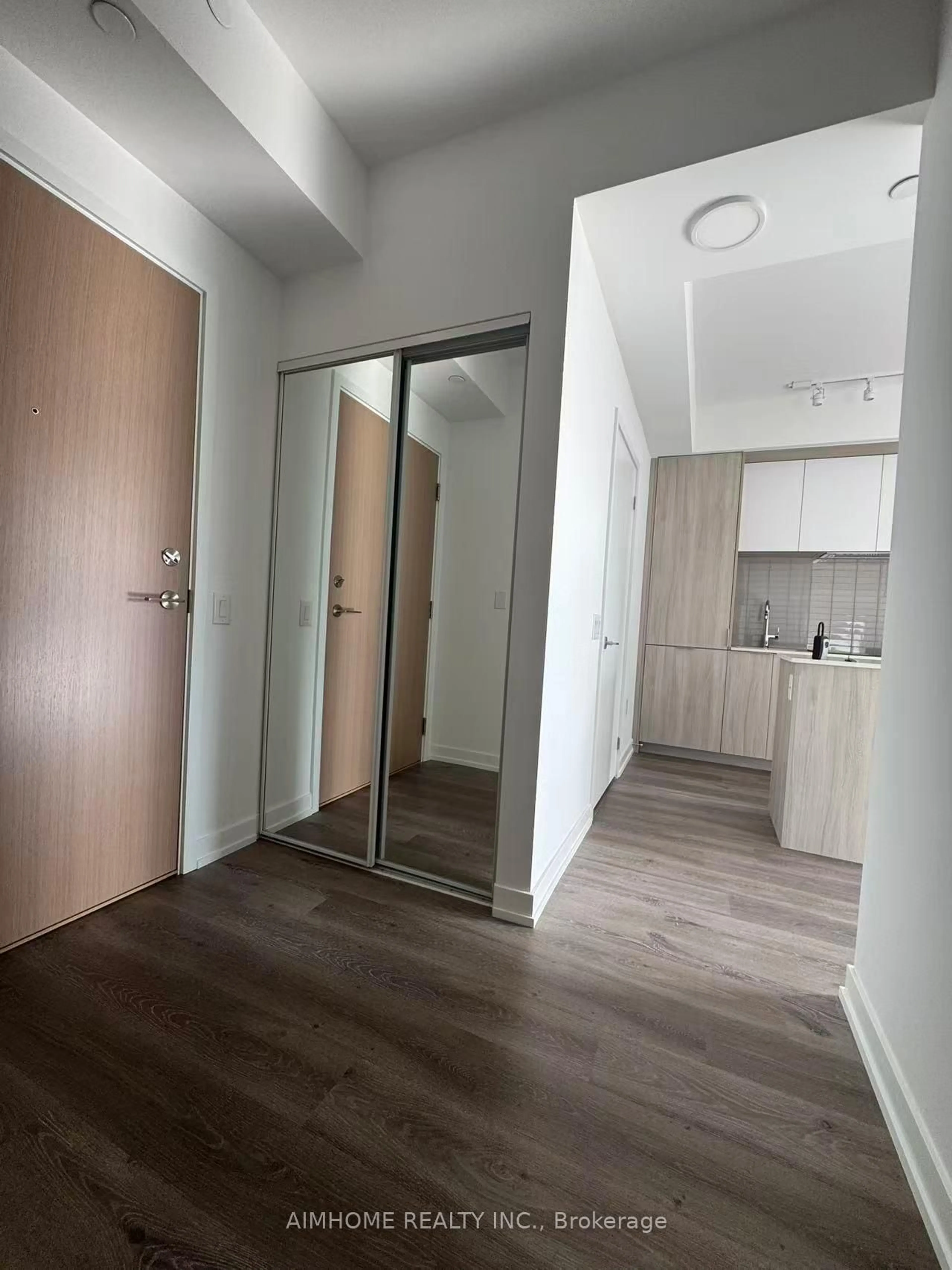 A pic of a room for 395 Square One Dr #1209, Mississauga Ontario L5B 0P6