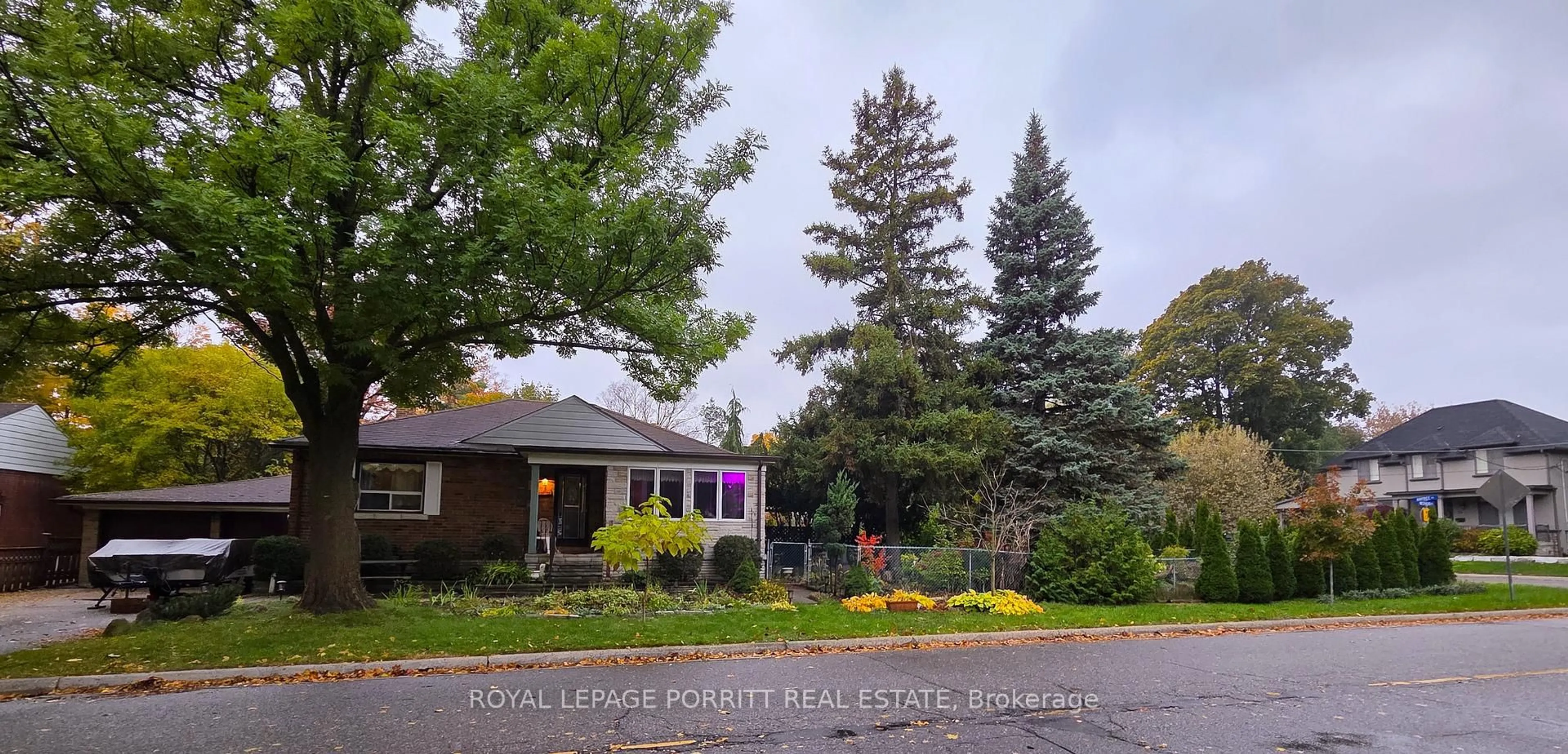 A pic from outside/outdoor area/front of a property/back of a property/a pic from drone, street for 1 Aintree Crt, Toronto Ontario M8W 4R9