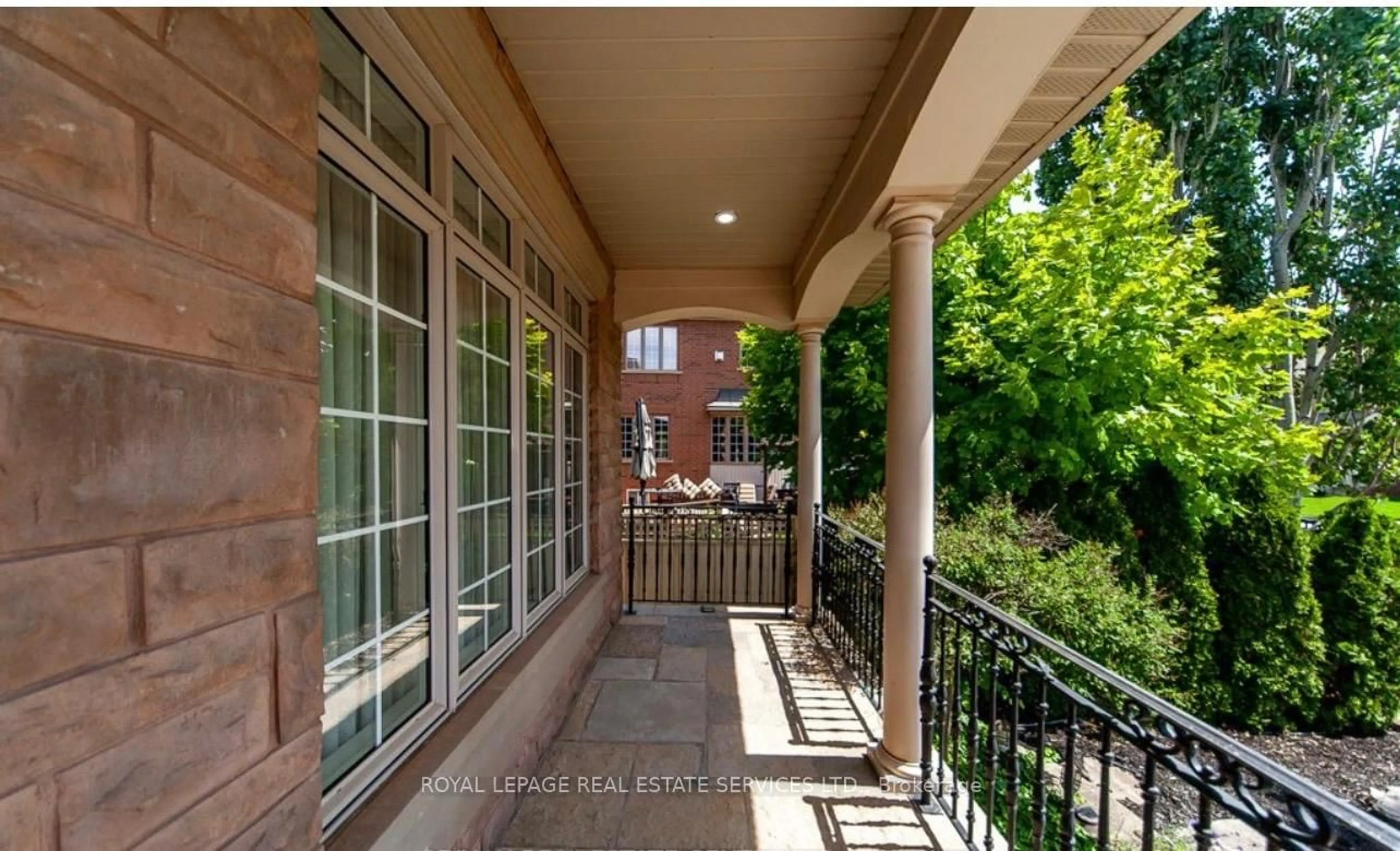 Patio, street for 1387 Ferncrest Rd, Oakville Ontario L6H 7W2