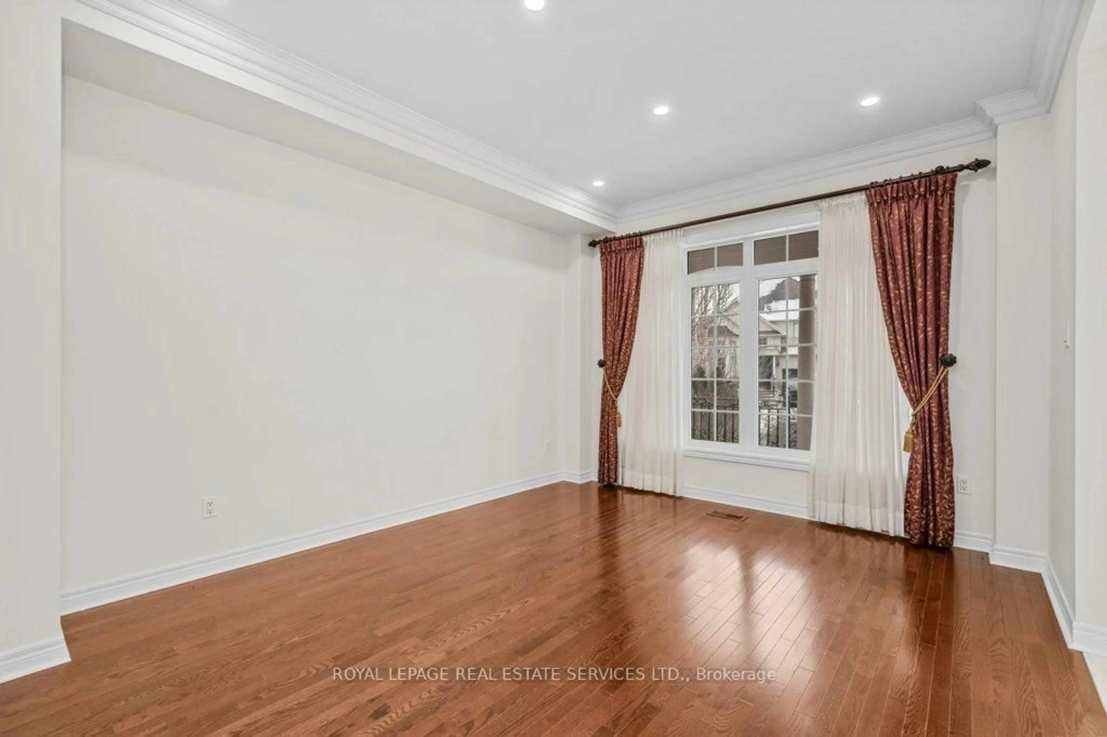A pic of a room for 1387 Ferncrest Rd, Oakville Ontario L6H 7W2