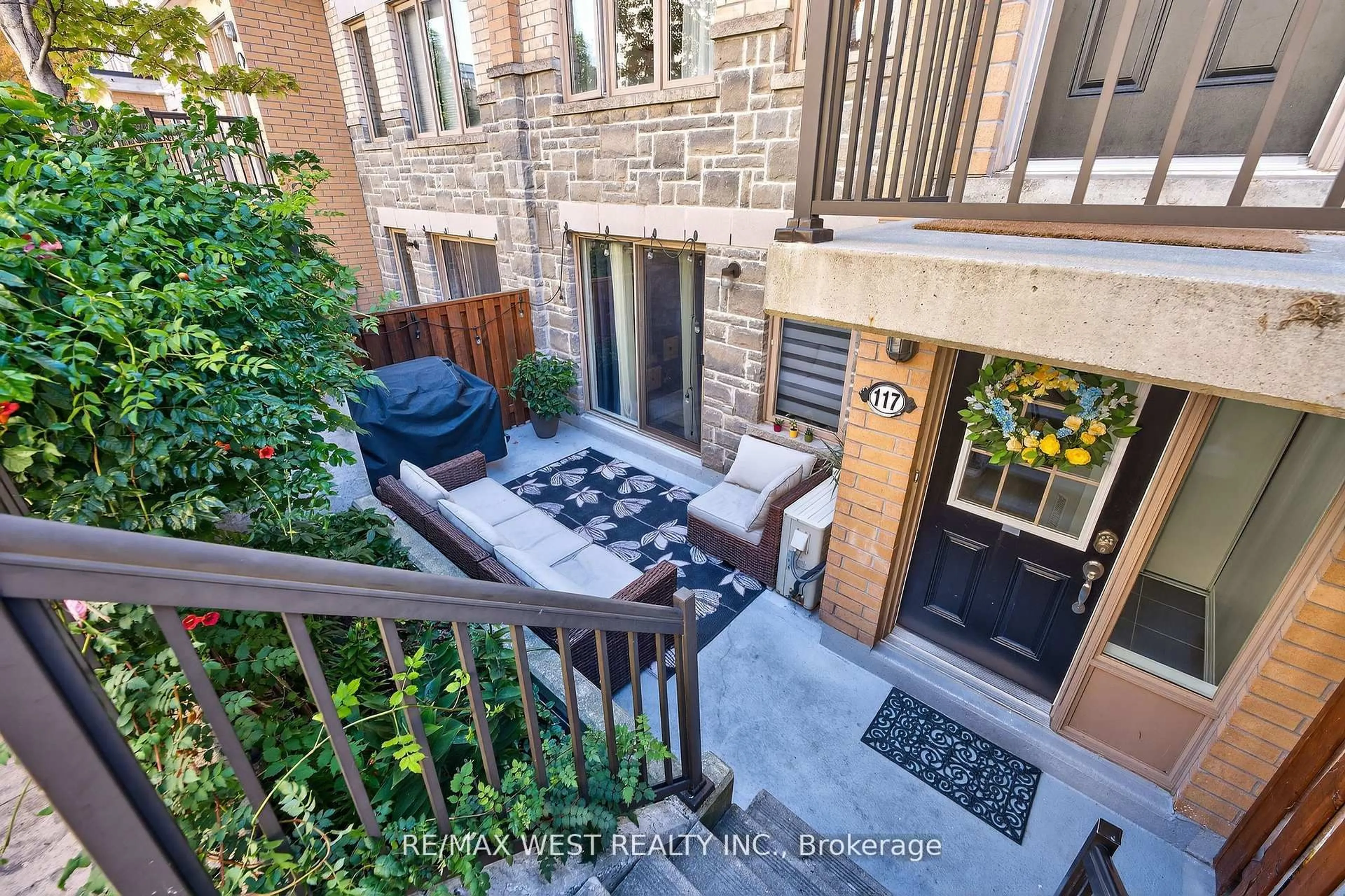 Patio, unknown for 14 Foundry Ave #117, Toronto Ontario M6H 0A8