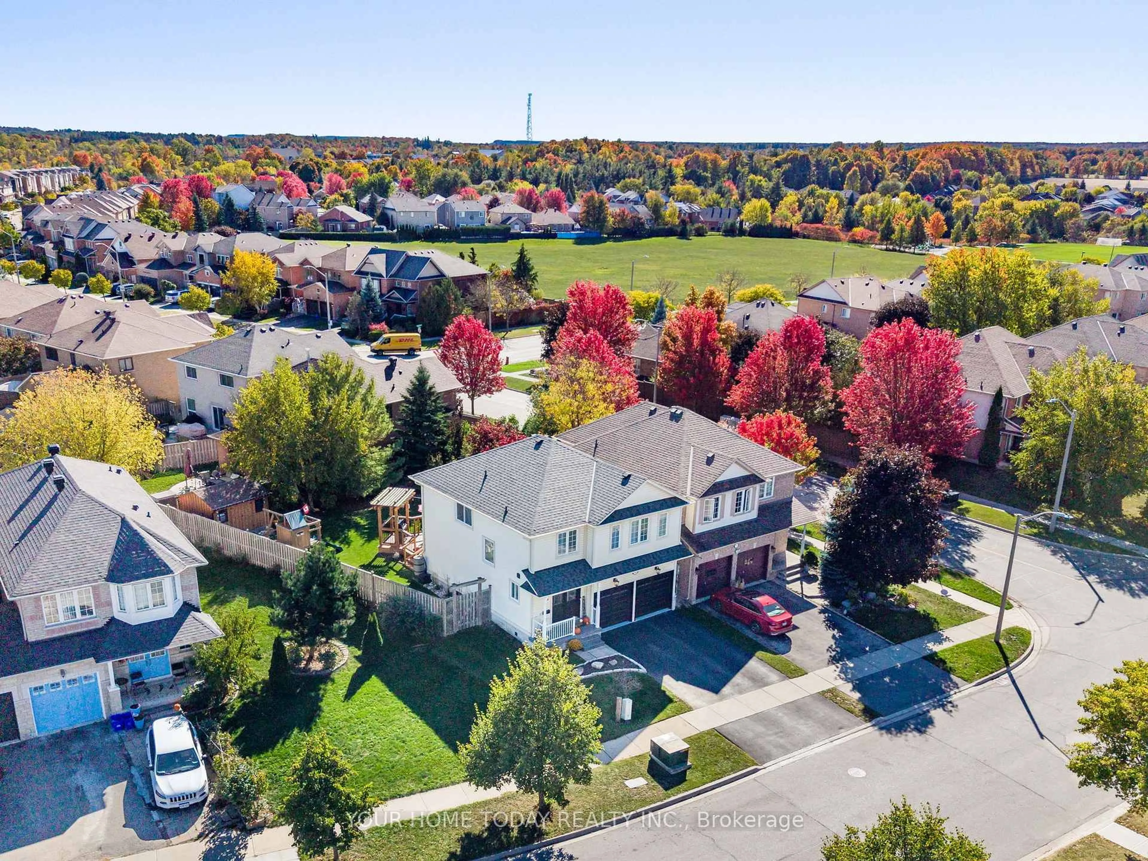 A pic from outside/outdoor area/front of a property/back of a property/a pic from drone, street for 91 Mowat Cres, Halton Hills Ontario L7G 6C8