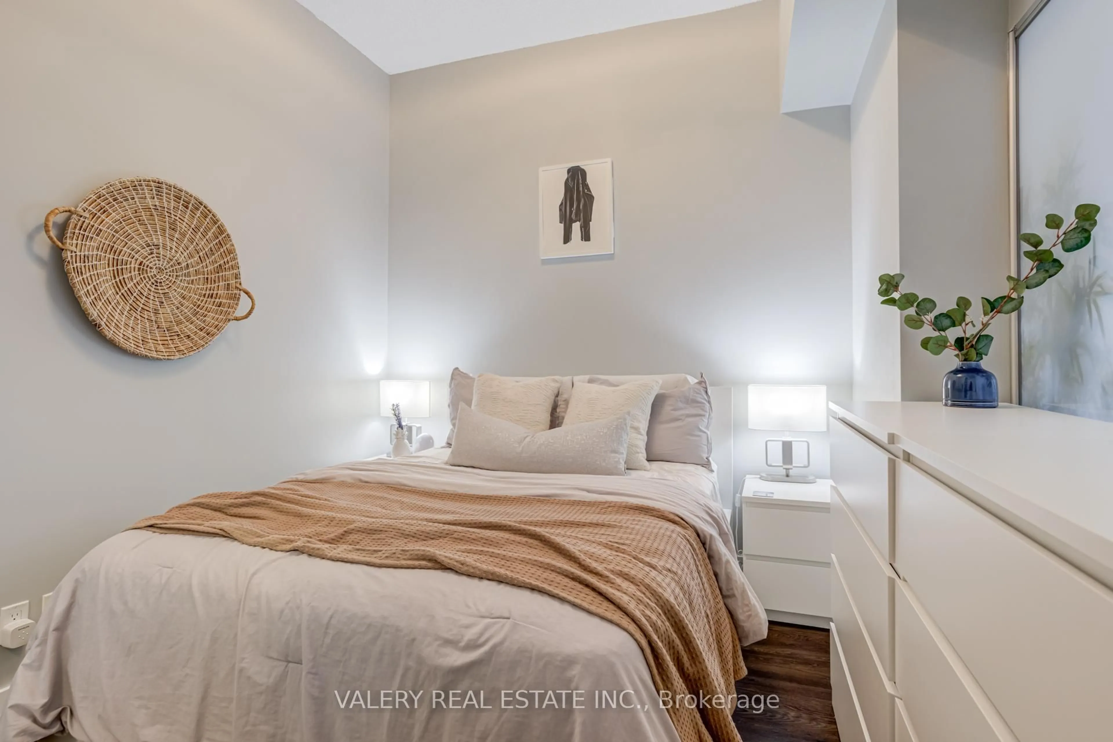 Bedroom with bed, unknown for 2220 Lake Shore Blvd #708, Toronto Ontario M8V 0C1