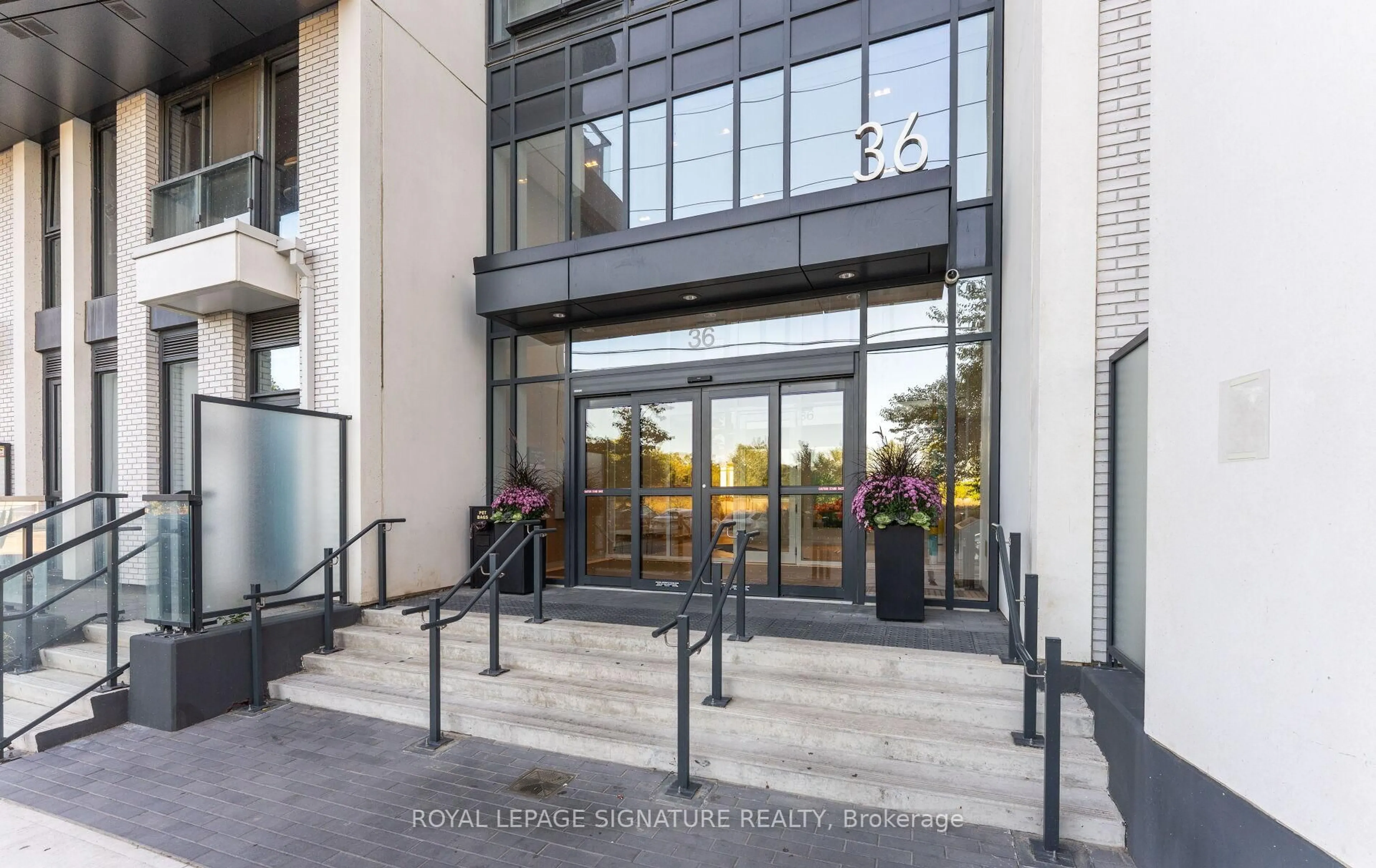 Indoor foyer for 36 Zorra St #408, Toronto Ontario M8Z 4Z7