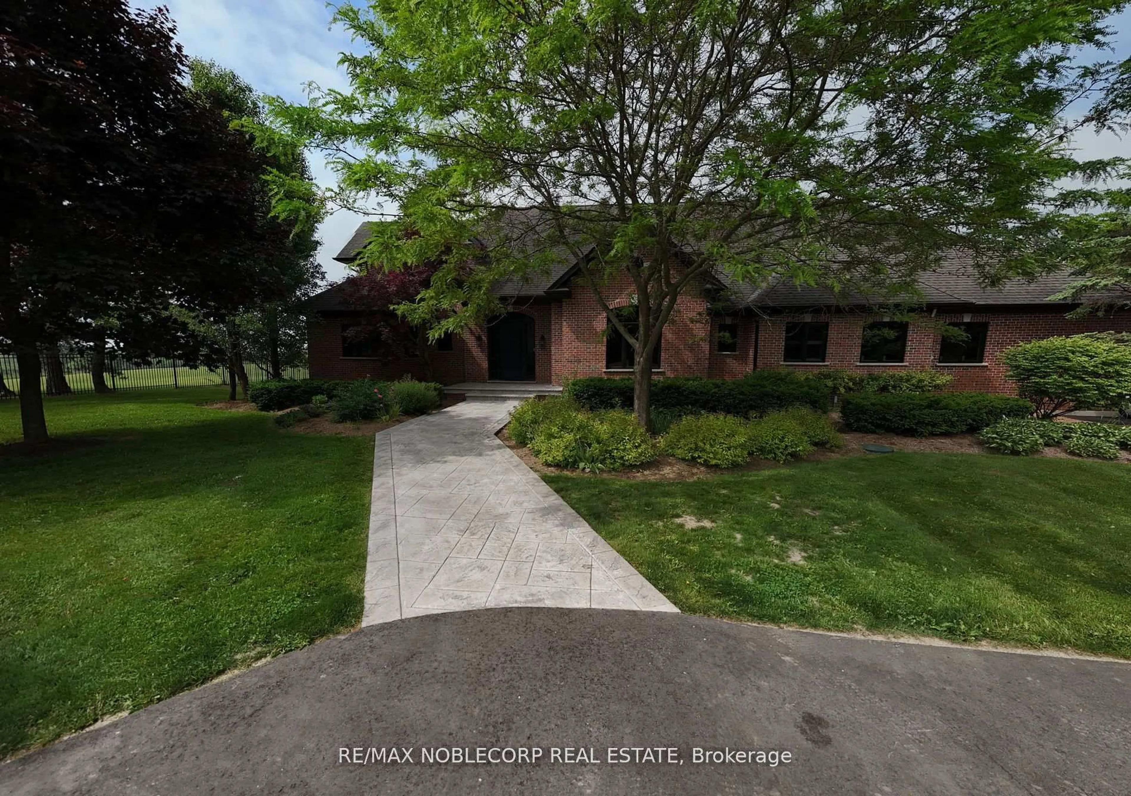 A pic from outside/outdoor area/front of a property/back of a property/a pic from drone, street for 17088 Horseshoe Hill Rd, Caledon Ontario L7C 2N6