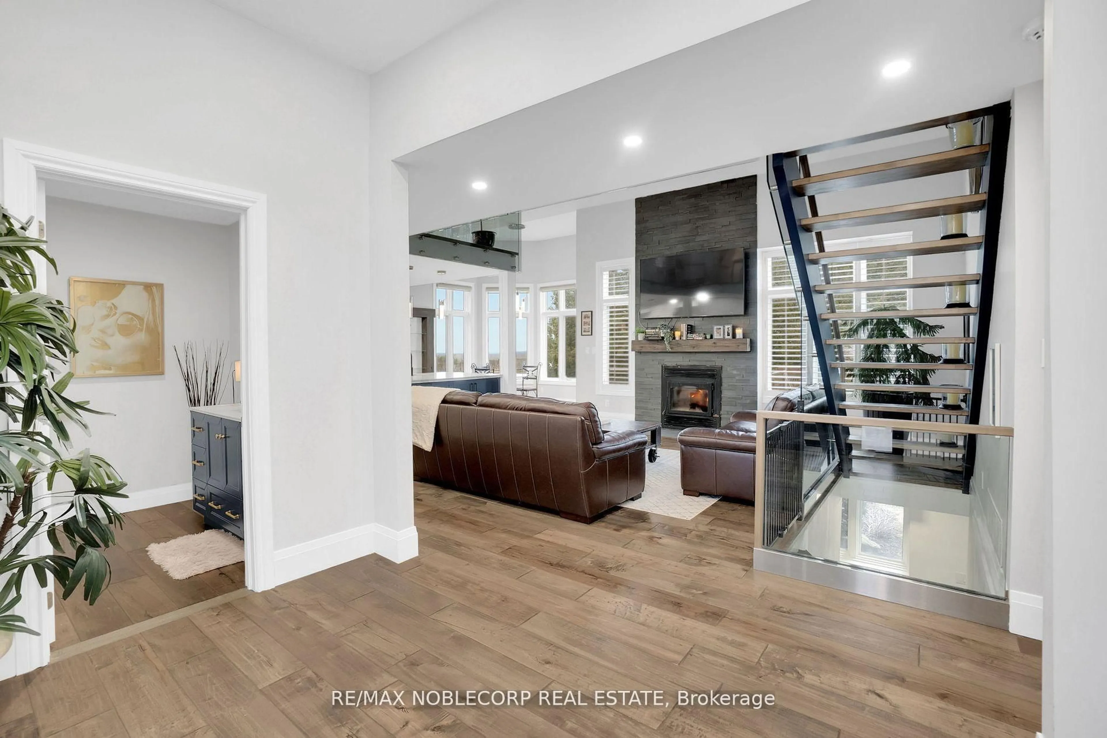 Open concept kitchen, unknown for 17088 Horseshoe Hill Rd, Caledon Ontario L7C 2N6