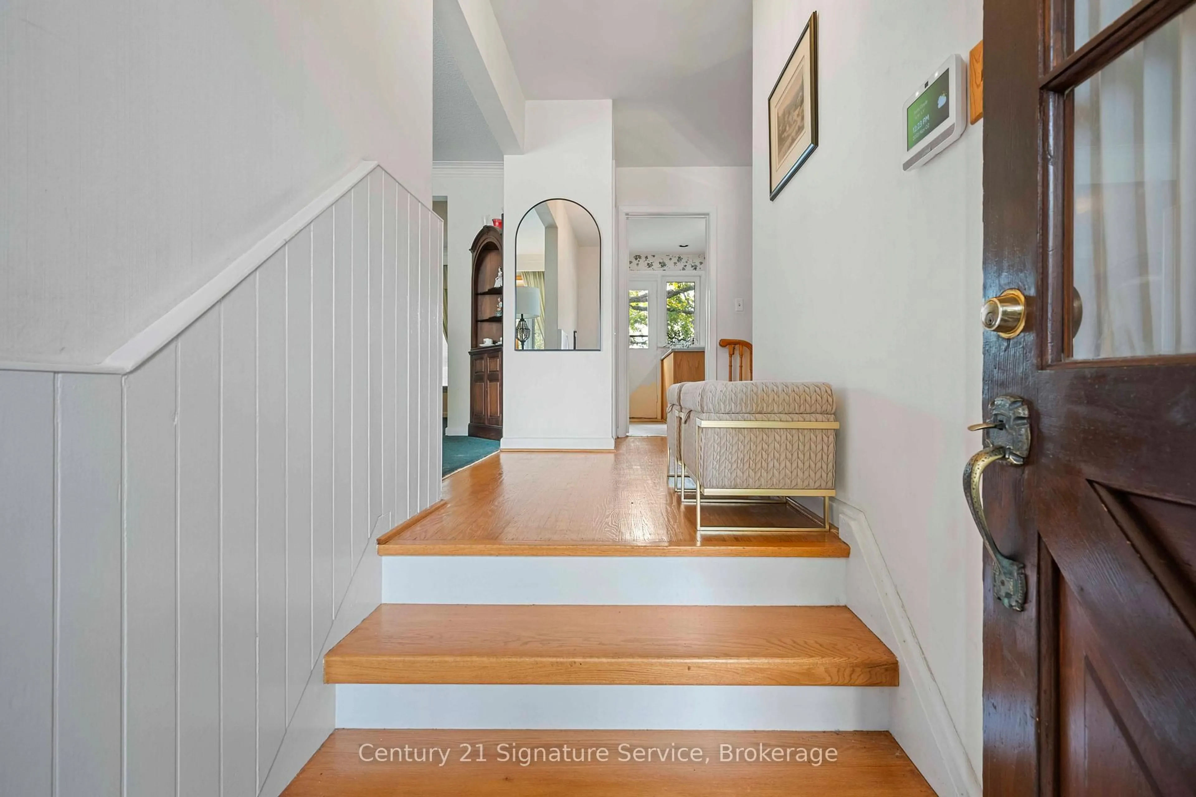 Indoor entryway for 2146 Denise Rd, Mississauga Ontario L4X 1J1