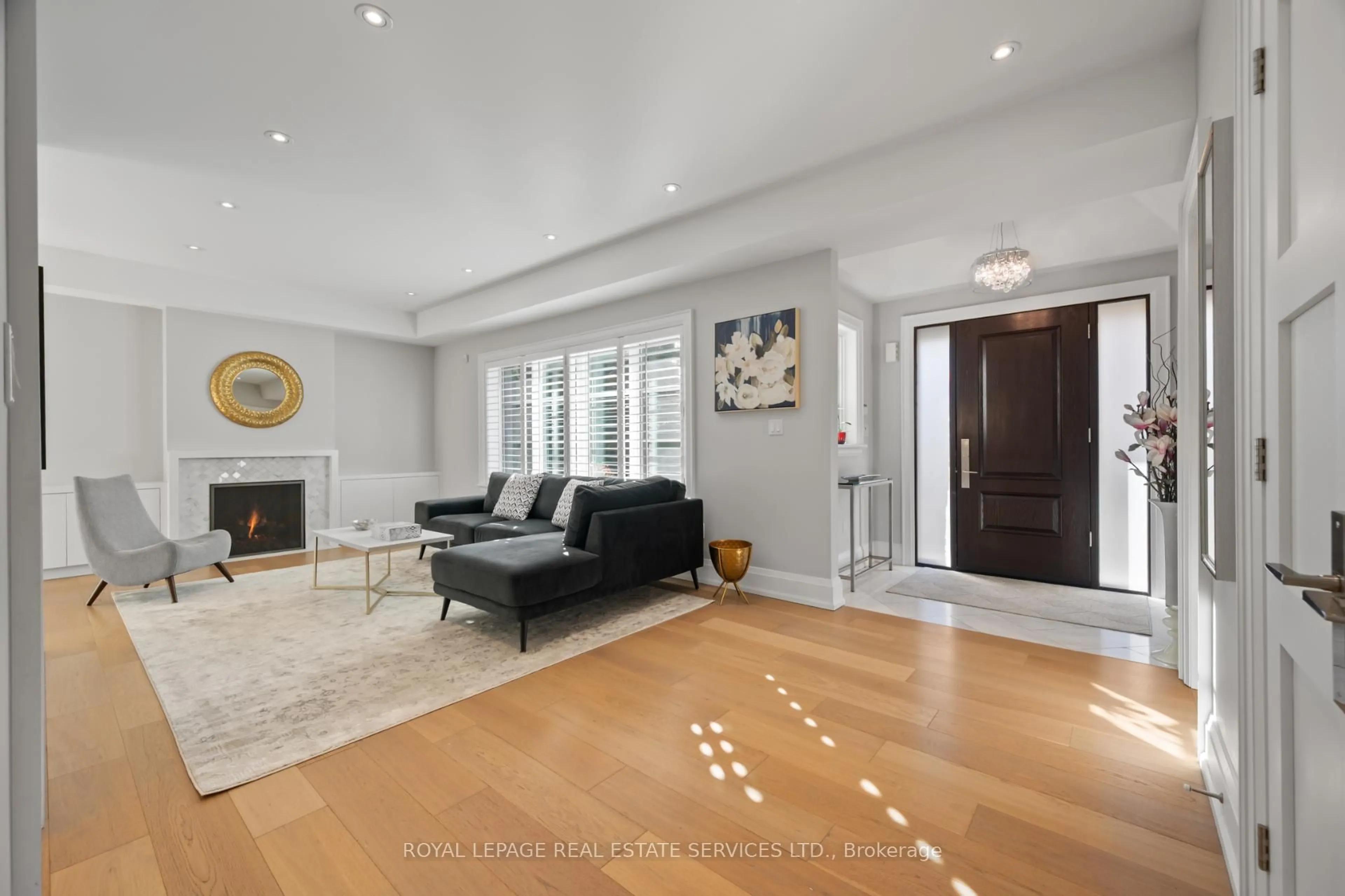 Unknown for 22 Fairmar Ave, Toronto Ontario M8Y 2C8