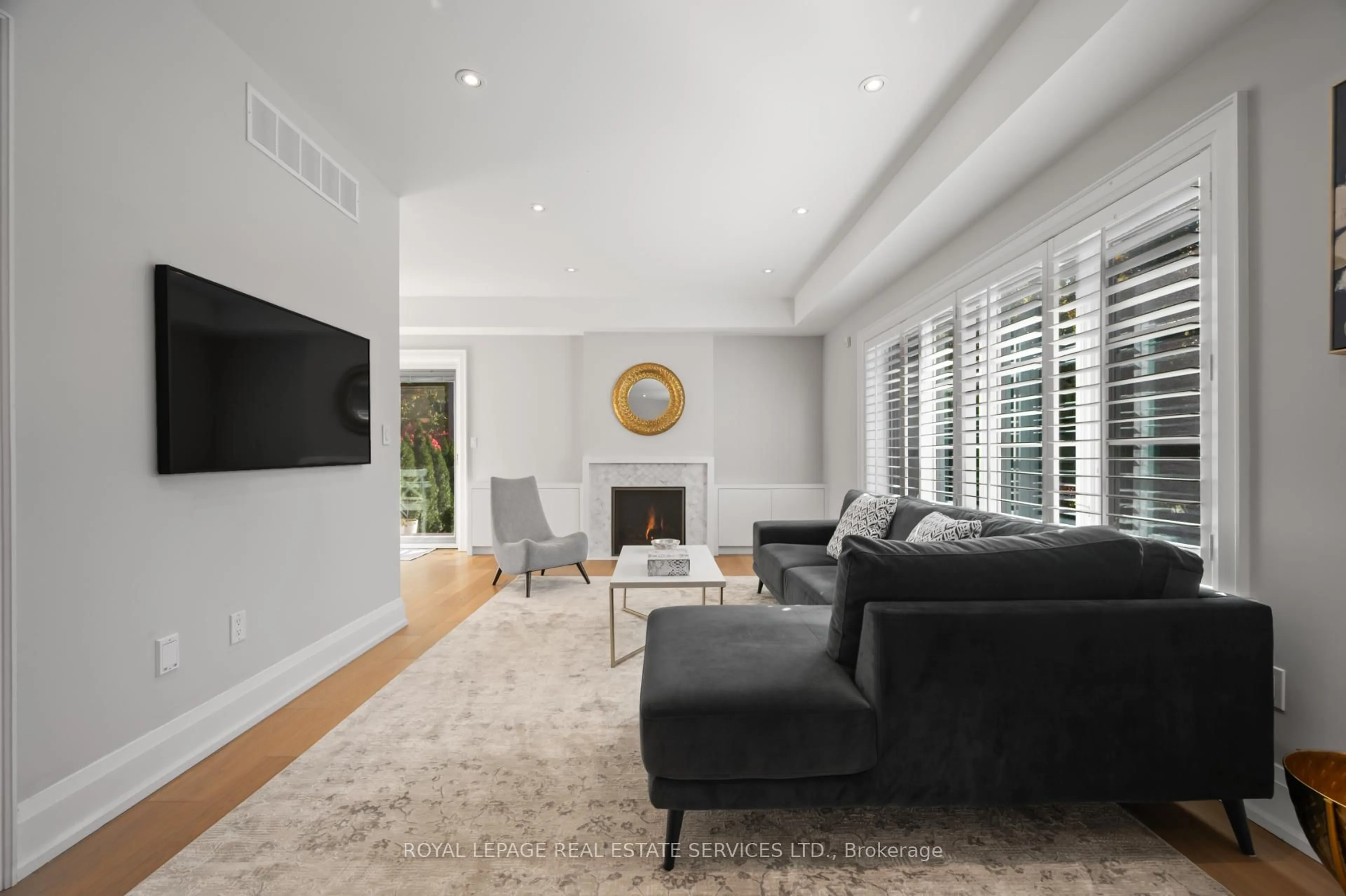 Living room with furniture, unknown for 22 Fairmar Ave, Toronto Ontario M8Y 2C8