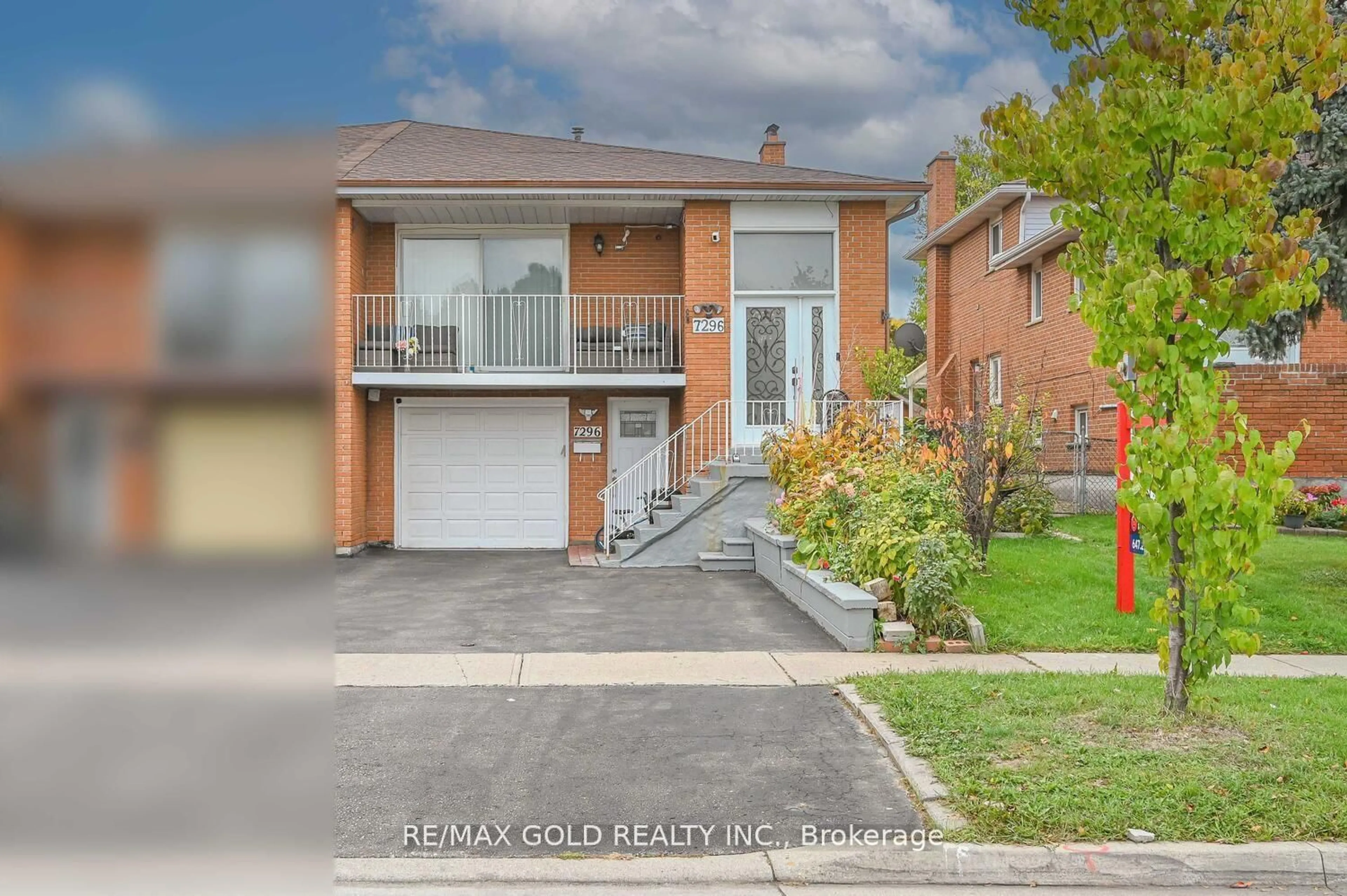 Home with brick exterior material, street for 7296 Sigsbee Dr, Mississauga Ontario L4T 4A2