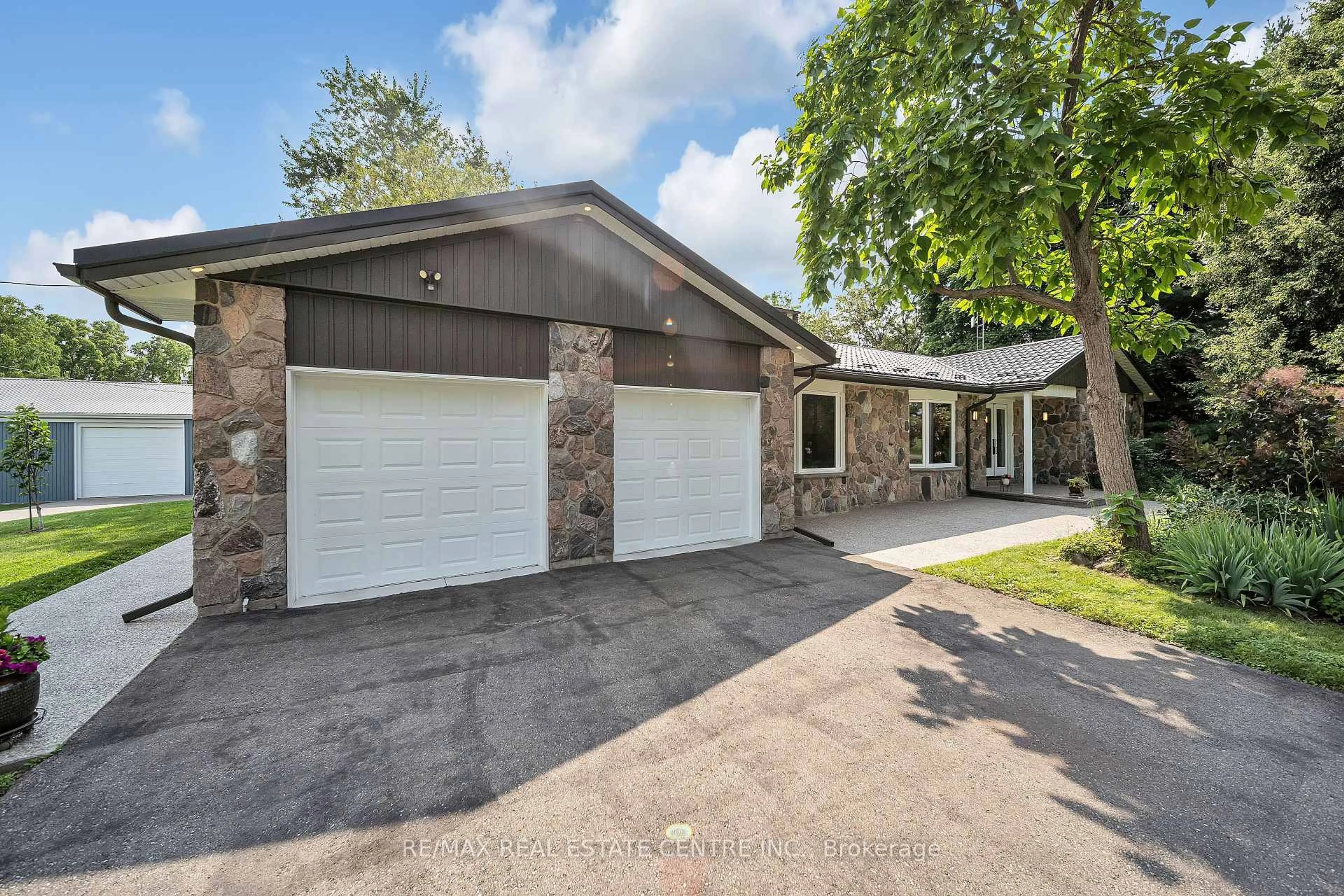 Home with brick exterior material, street for 8438 Ninth Line, Halton Hills Ontario L0P 1K0