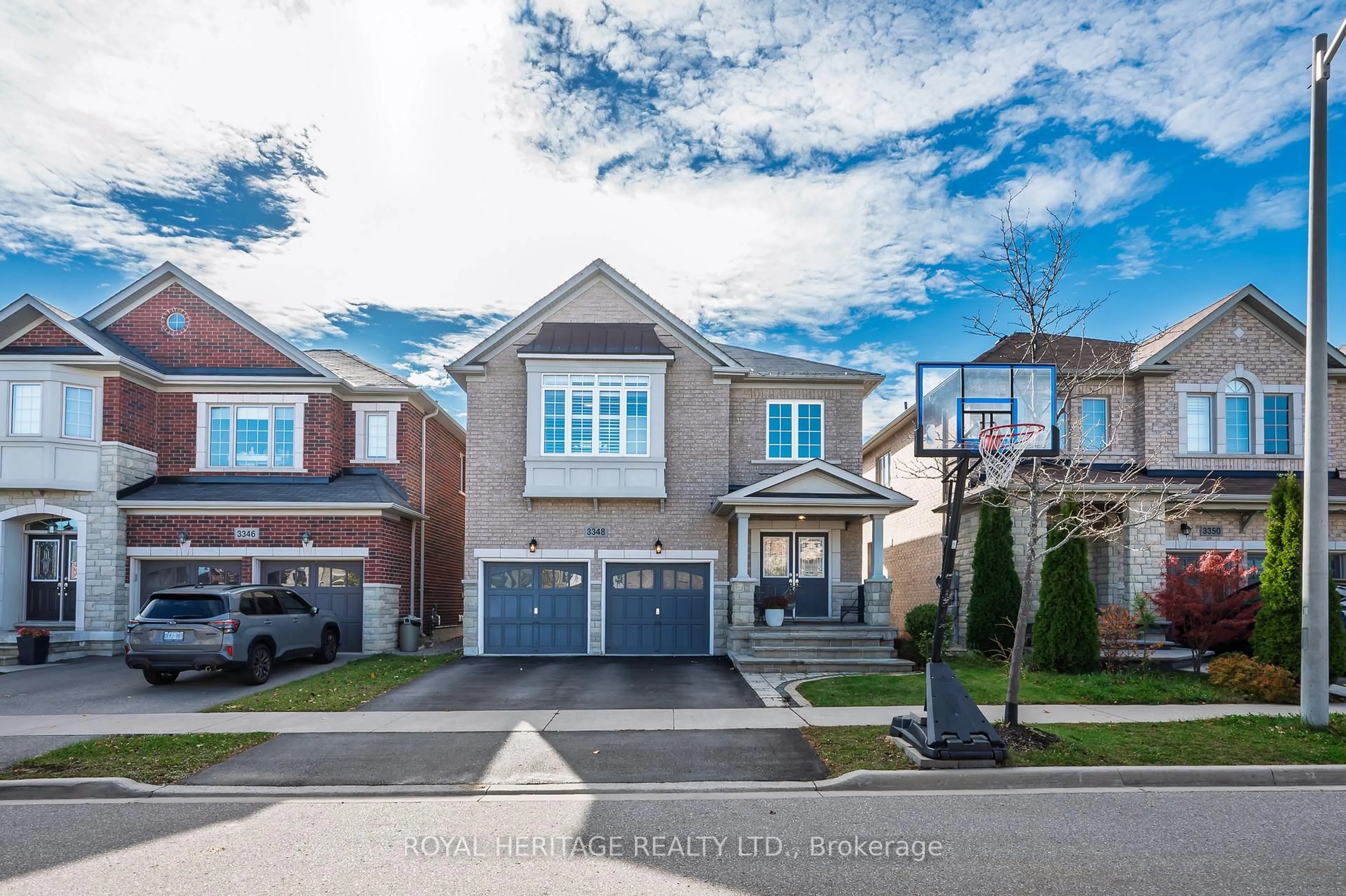 Home with brick exterior material, street for 3348 Pottery Dr, Burlington Ontario L7M 0L3