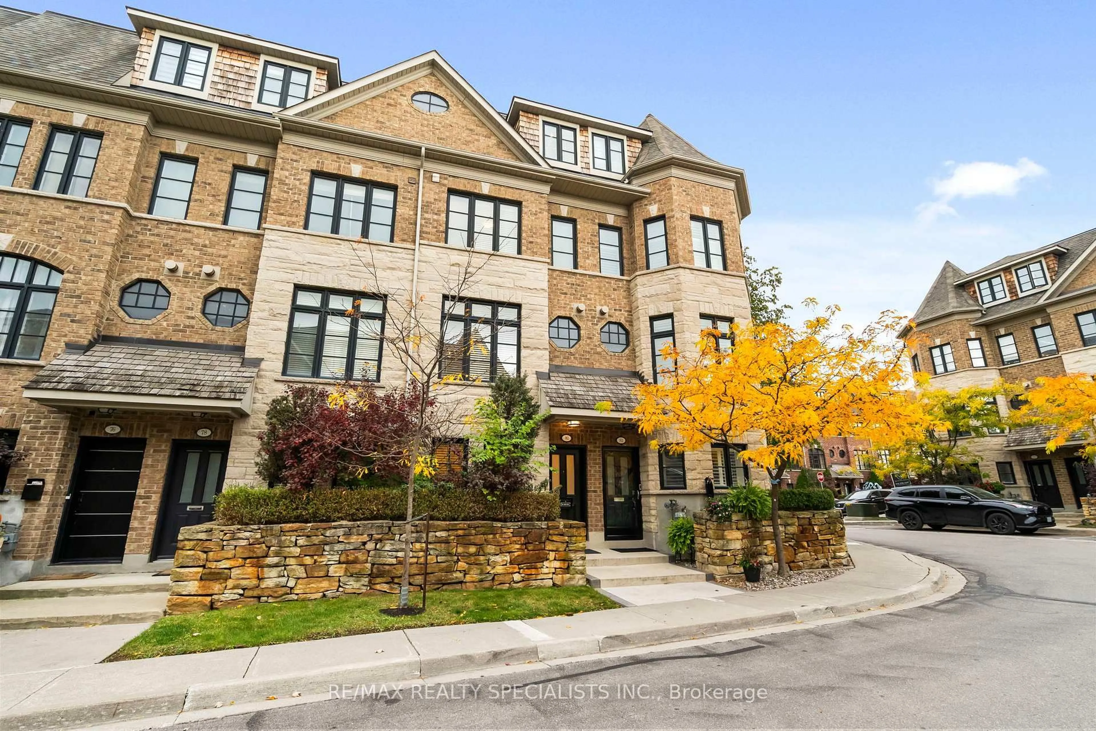 Home with brick exterior material, street for 1812 Burnhamthorpe Rd #80, Mississauga Ontario L4X 0A3