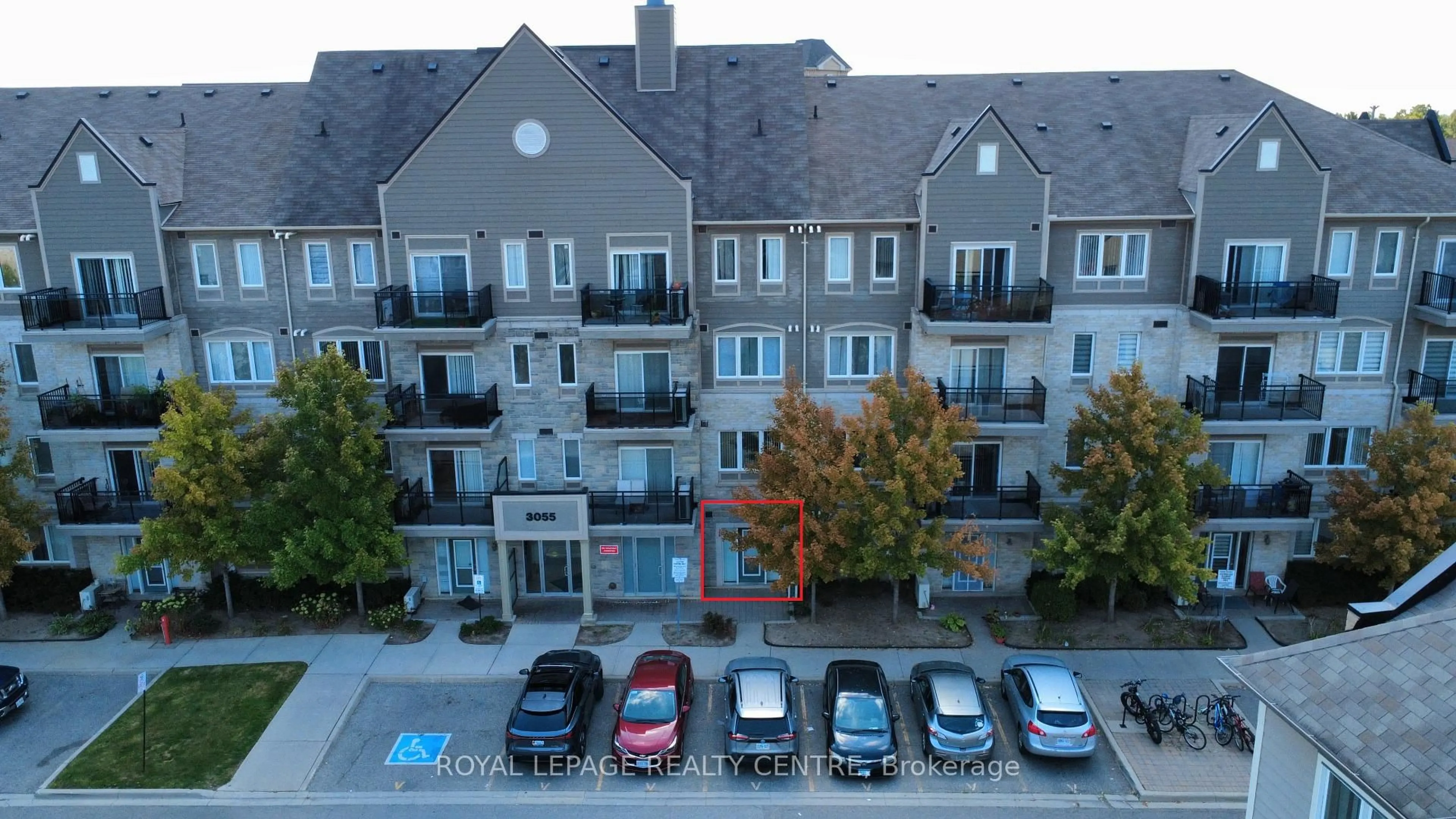 A pic from outside/outdoor area/front of a property/back of a property/a pic from drone, city buildings view from balcony for 3055 Thomas St #113, Mississauga Ontario L5M 0M4