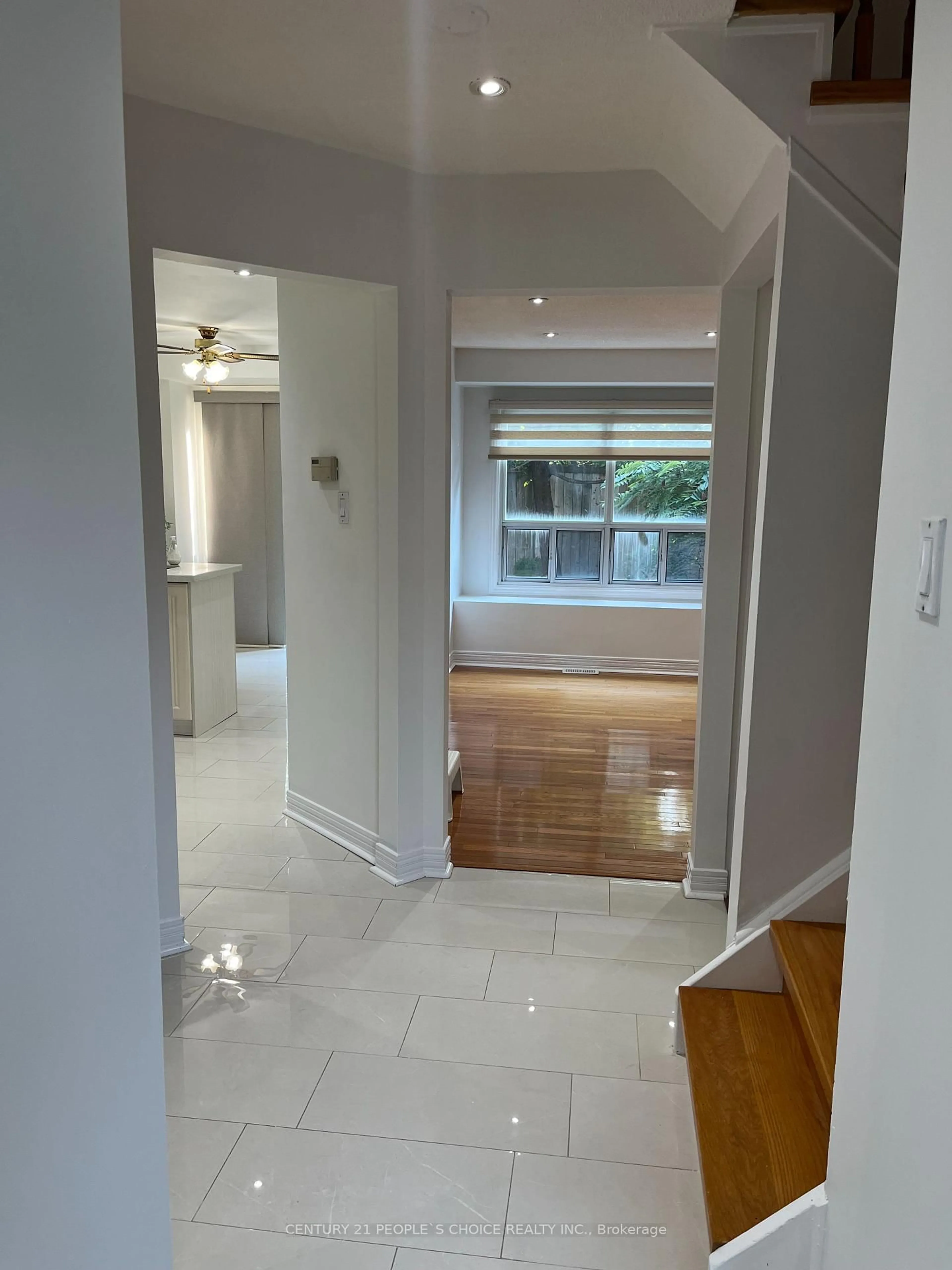 Indoor entryway for 3600 Colonial Dr #50, Mississauga Ontario L5L 5P5