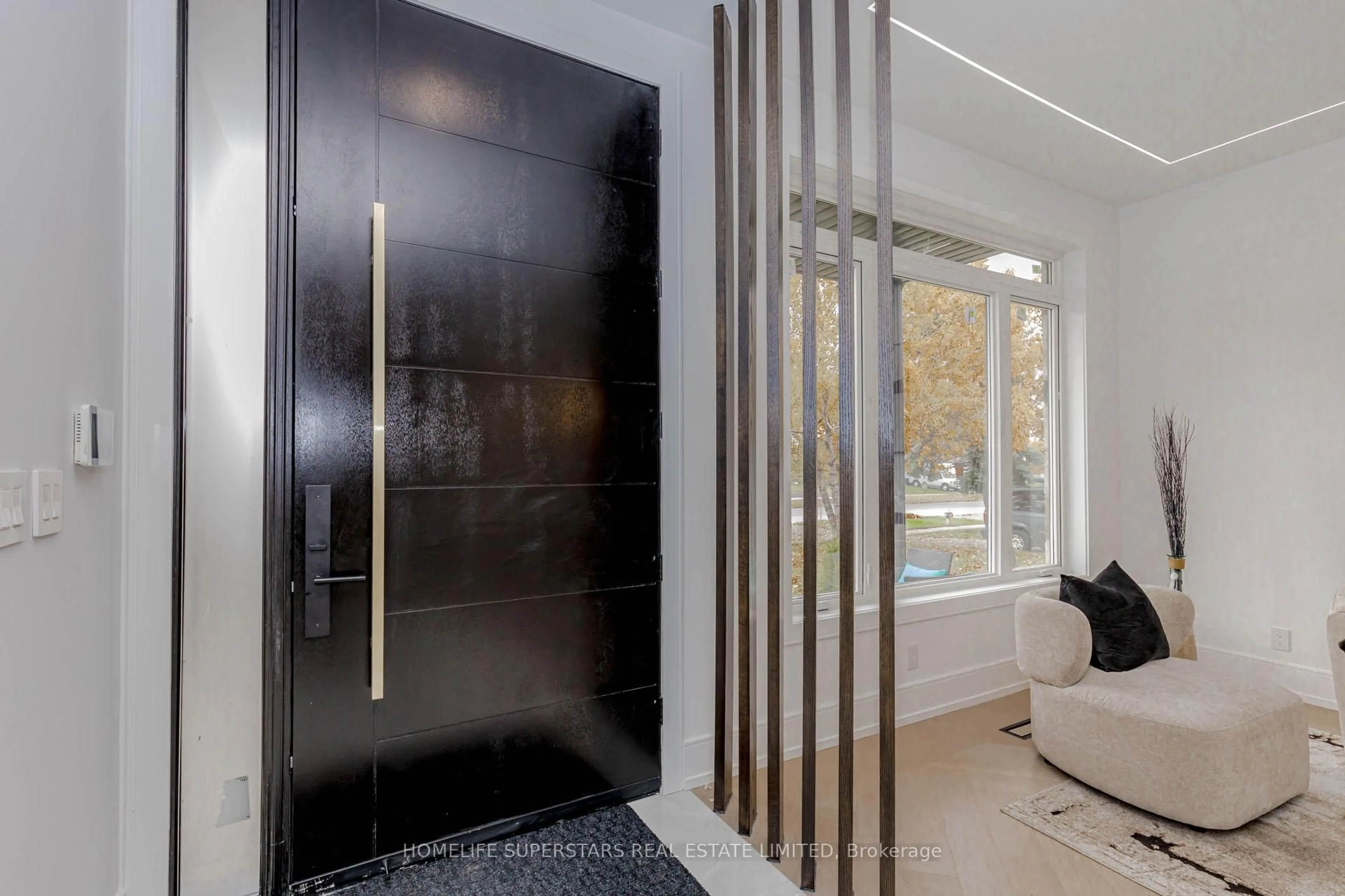 Indoor entryway for 75 Silverstone Dr, Toronto Ontario M9V 3G4