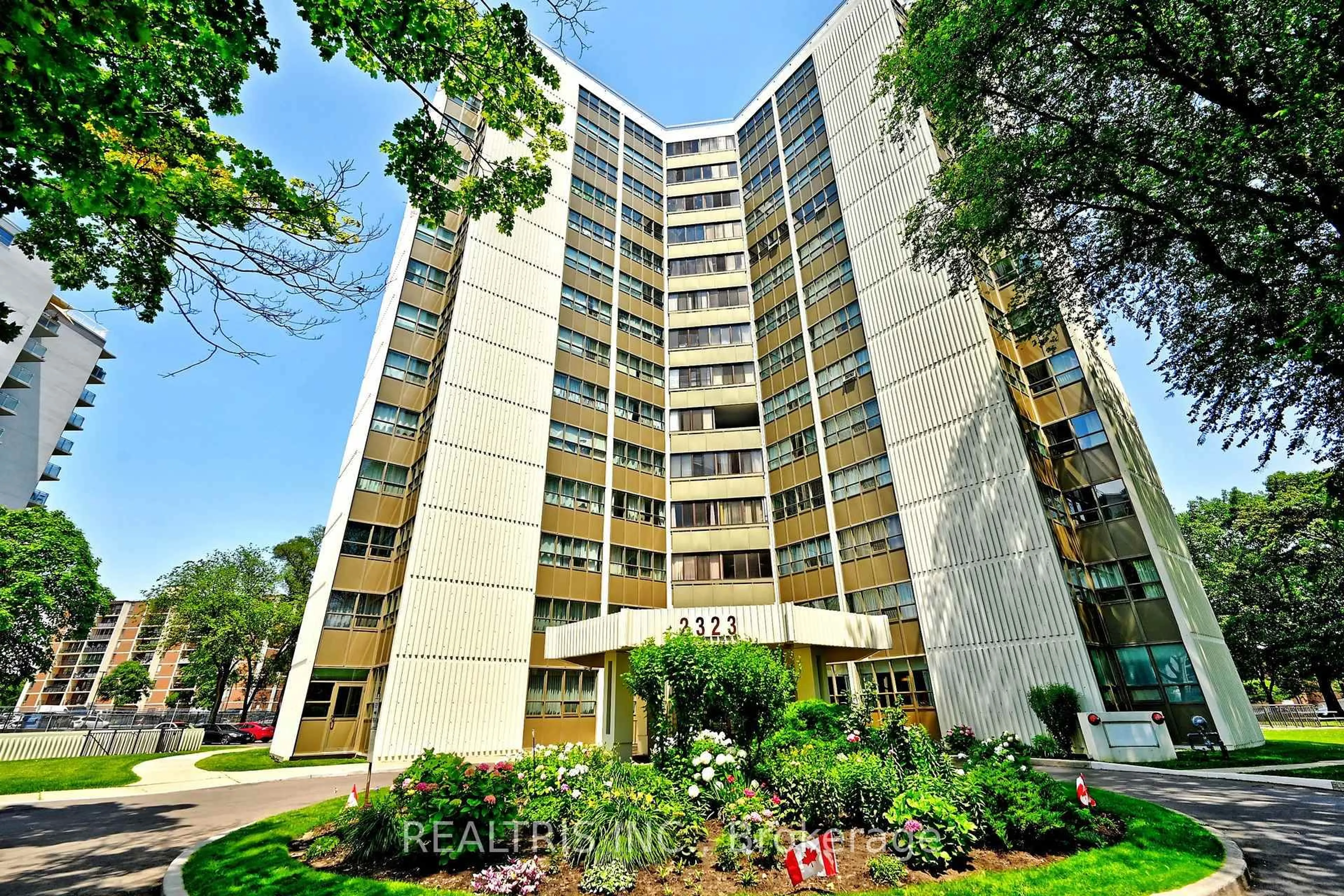 Unknown for 2323 Confederation Pkwy #807, Mississauga Ontario L5B 1R6