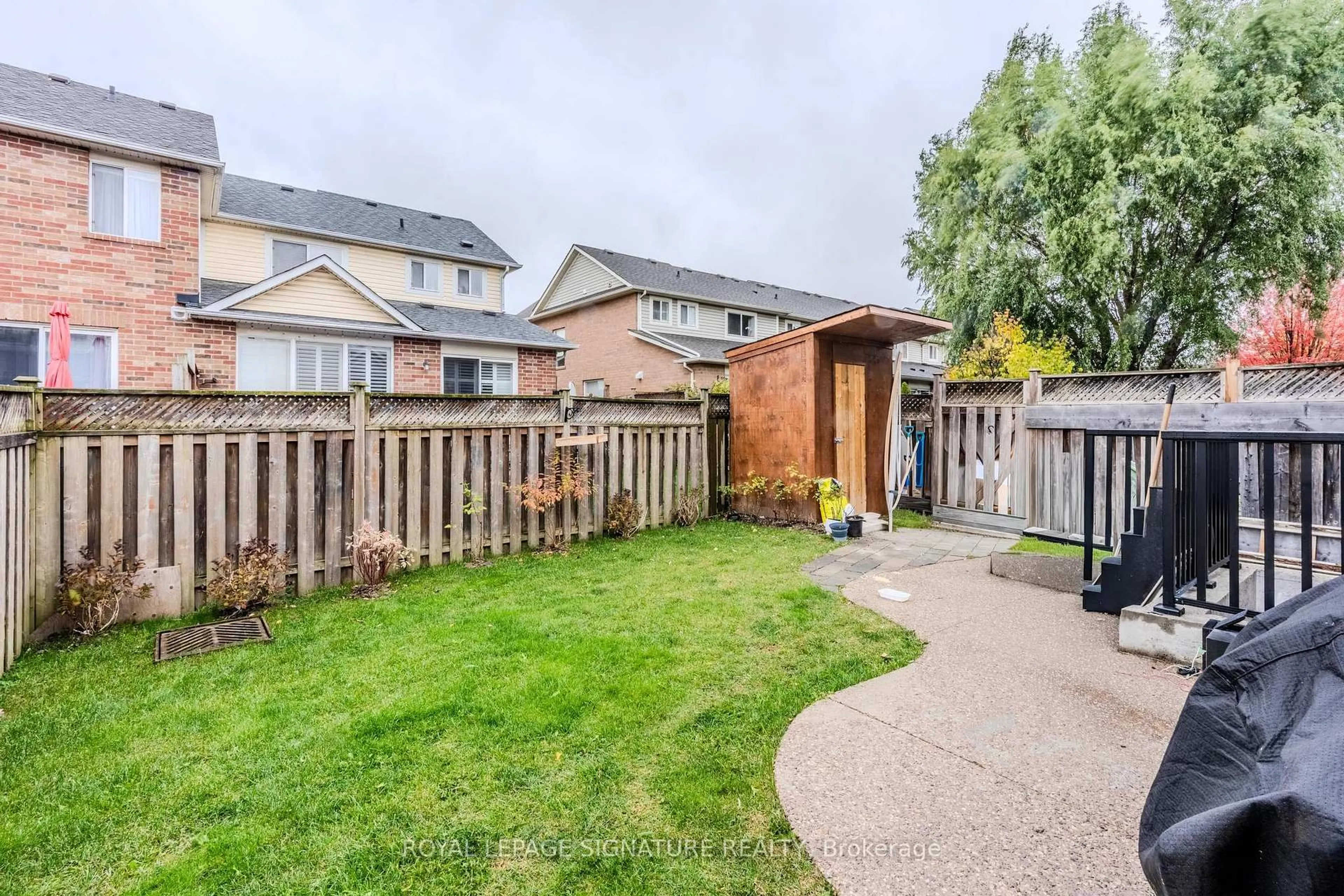 Patio, unknown for 422 Patterson Dr, Milton Ontario L9T 5N3