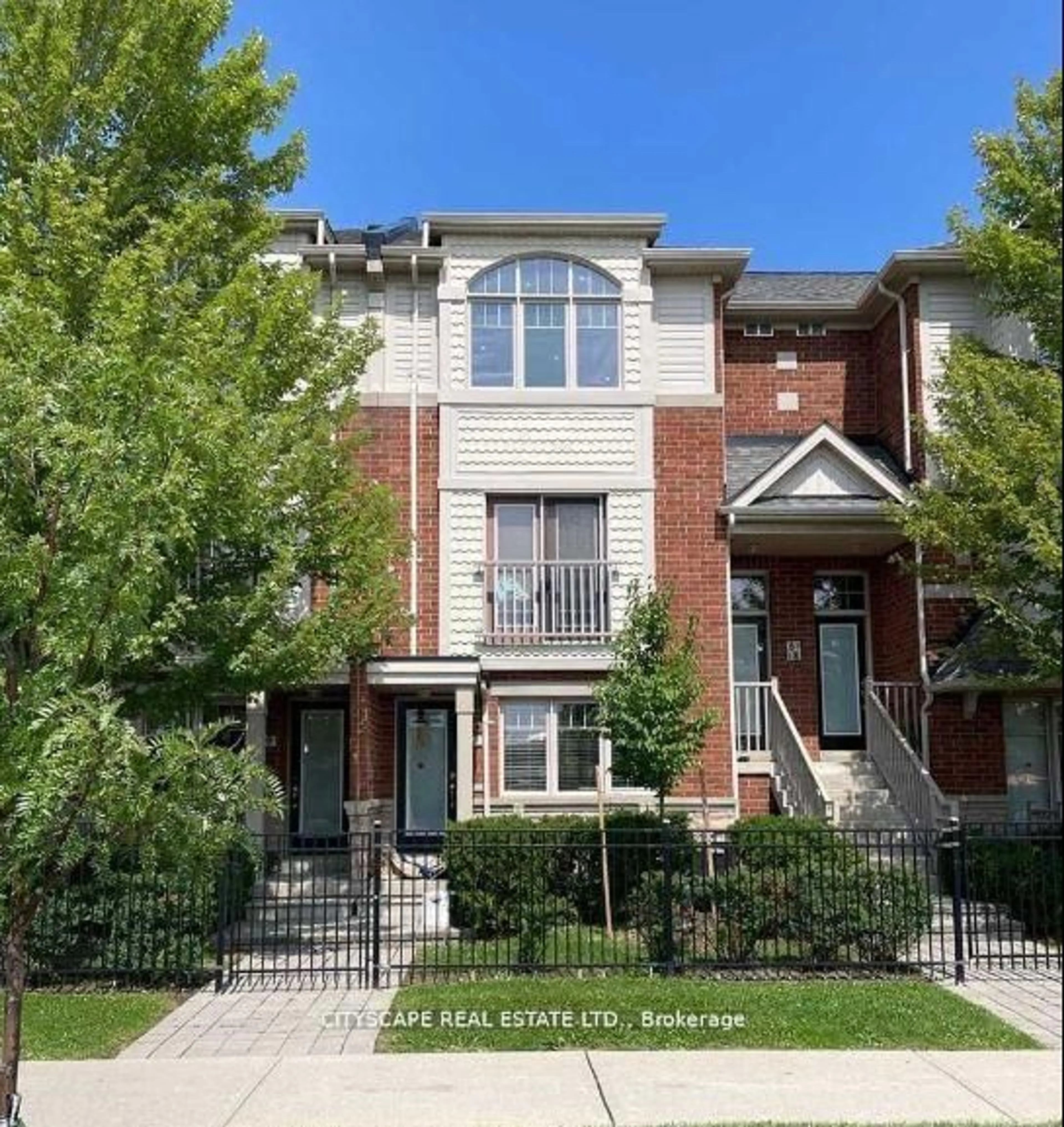 Home with brick exterior material, street for 5725 Tenth Line #7, Mississauga Ontario L5M 0P7