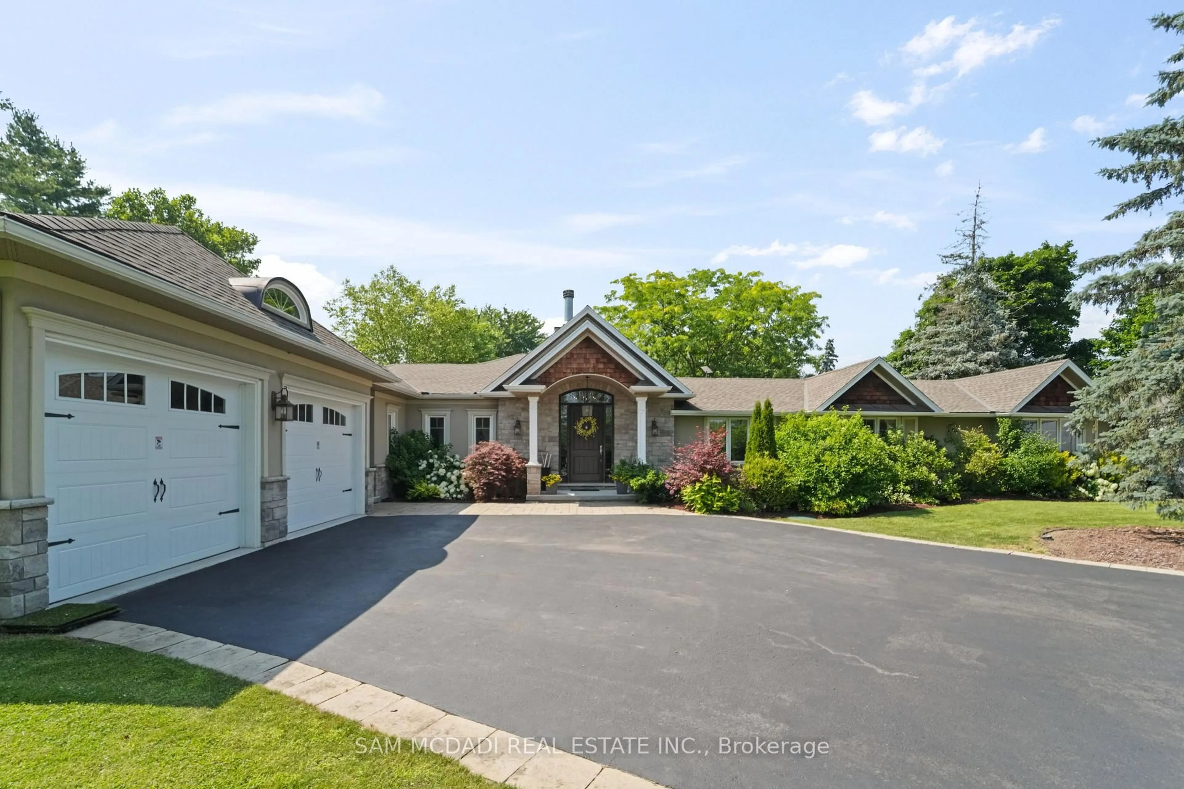 A pic from outside/outdoor area/front of a property/back of a property/a pic from drone, street for 2577 No 8 Sdrd, Burlington Ontario L7P 0E5