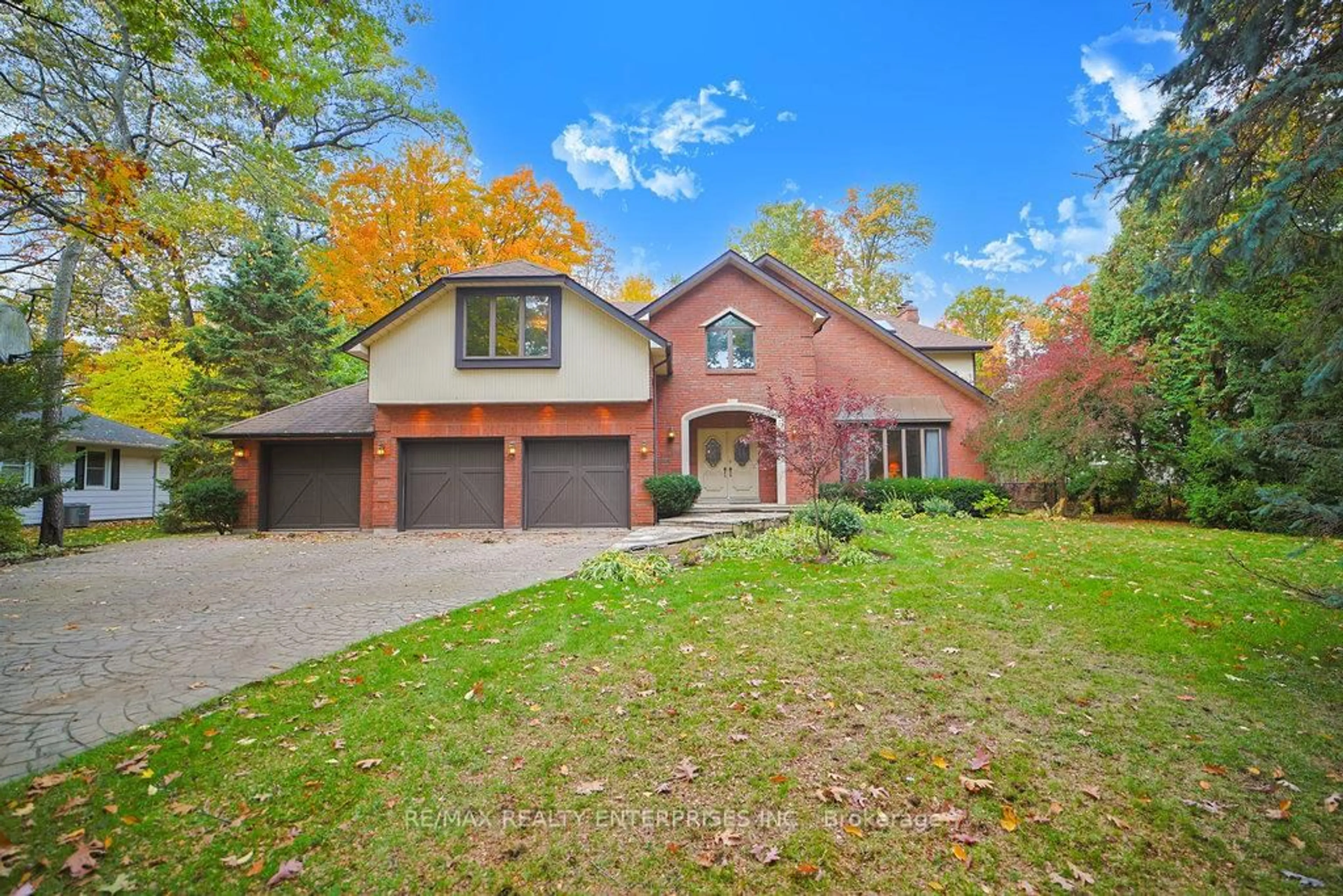 Home with brick exterior material, street for 1601 Jalna Ave, Mississauga Ontario L5J 1S8