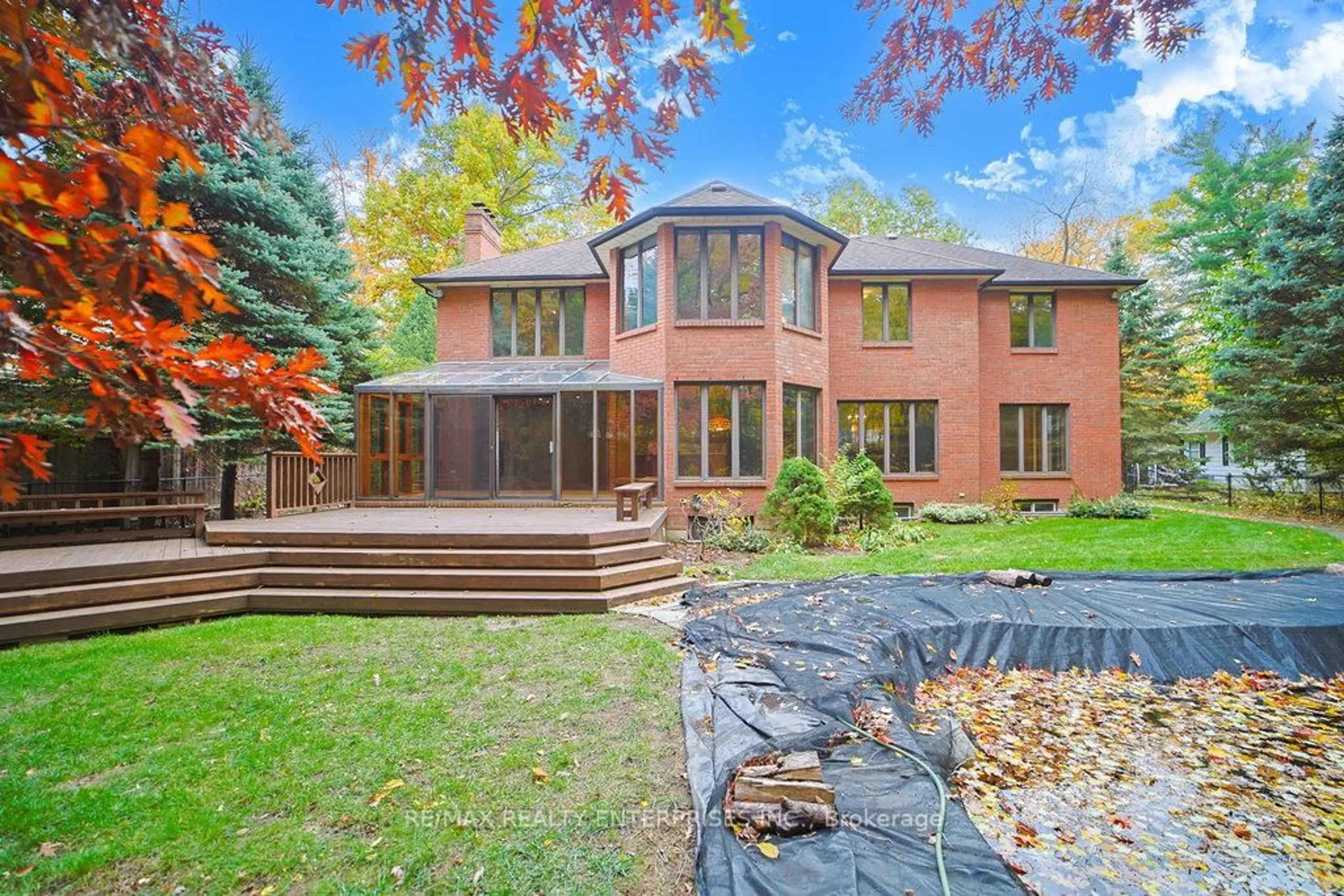 Home with brick exterior material, unknown for 1601 Jalna Ave, Mississauga Ontario L5J 1S8