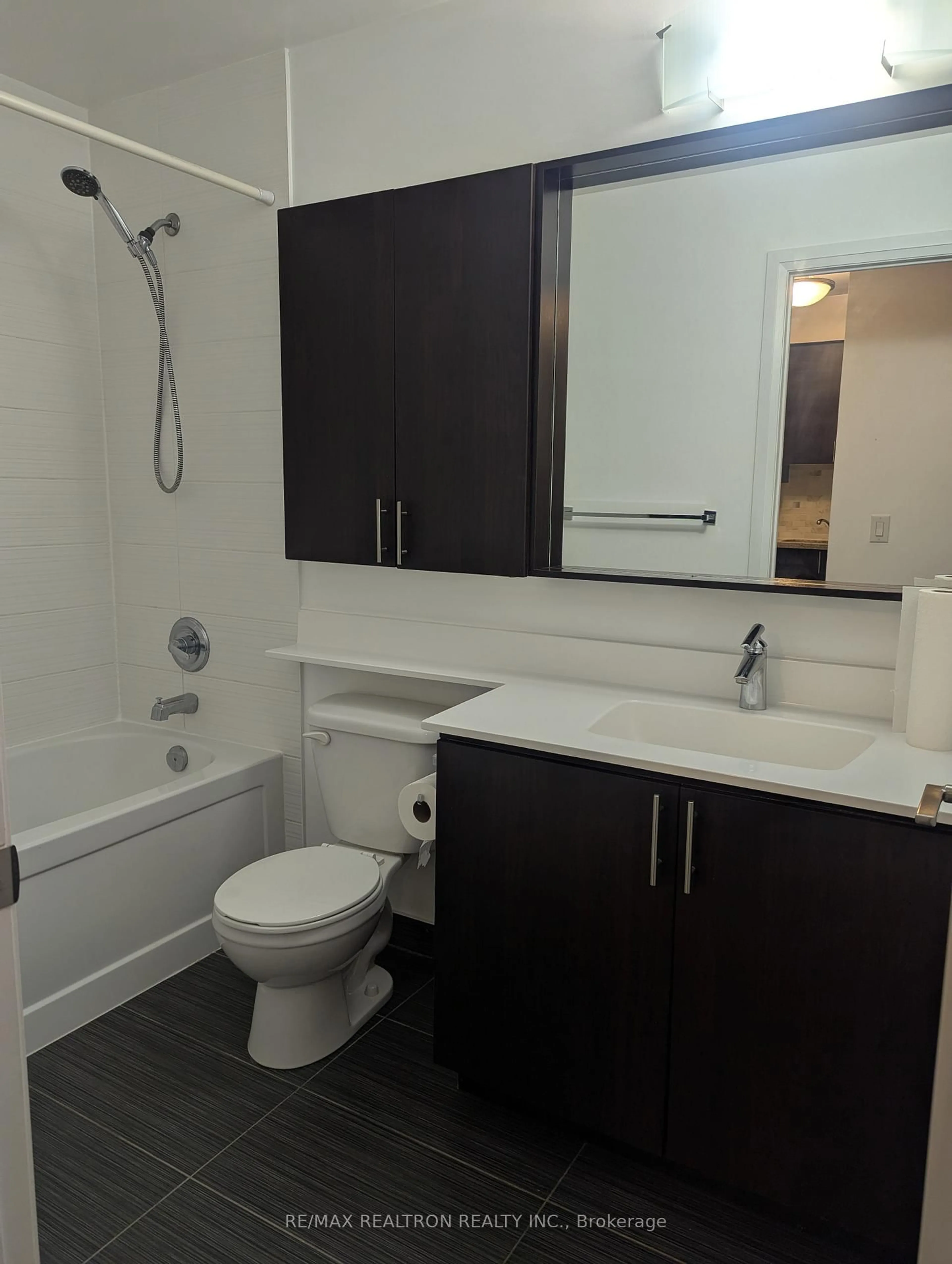 Standard bathroom, unknown for 1060 Sheppard Ave #109, Toronto Ontario M3J 0G7