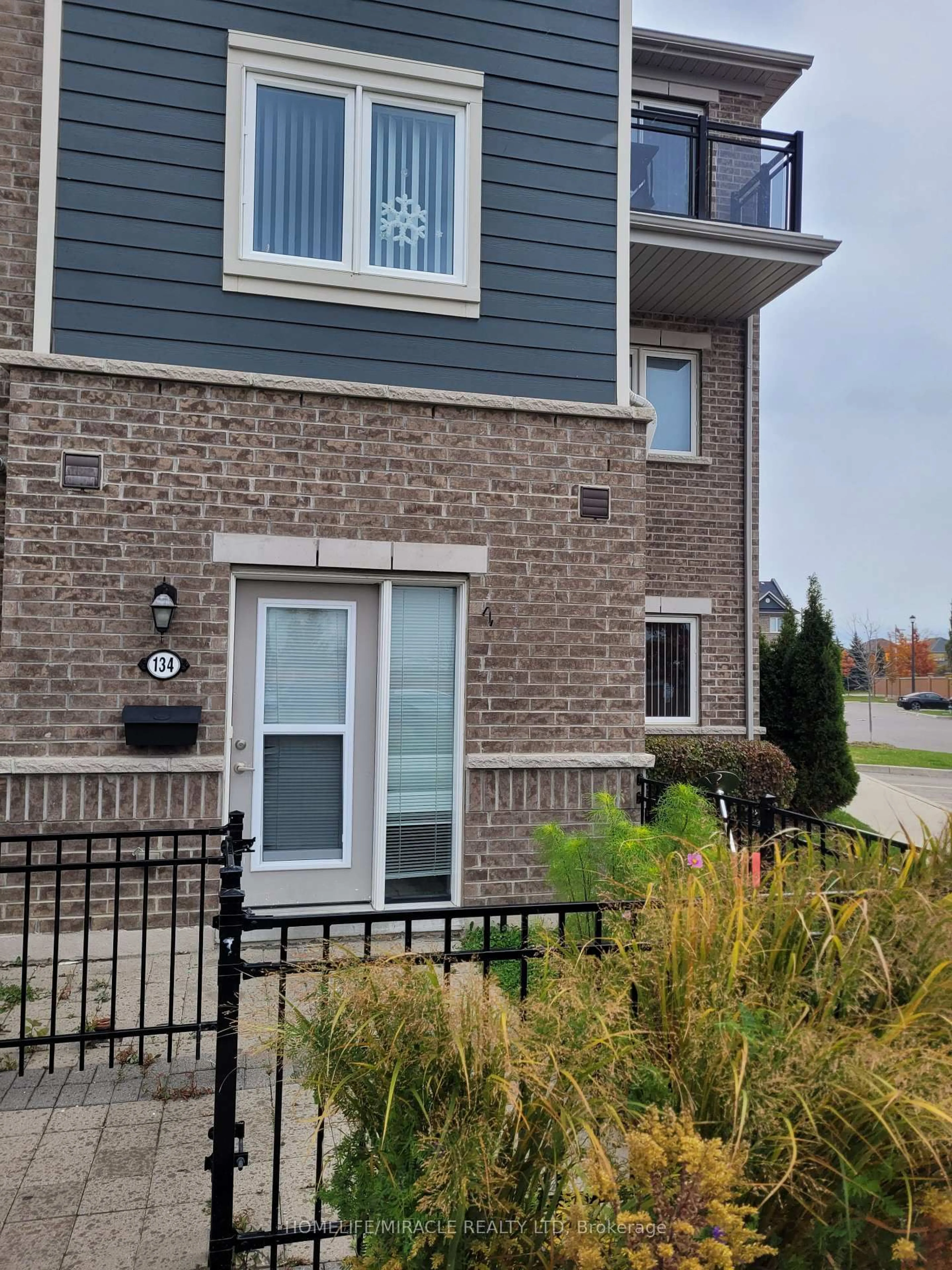 Home with brick exterior material, street for 250 Sunny Meadow Blvd #134, Brampton Ontario L6R 3Y7