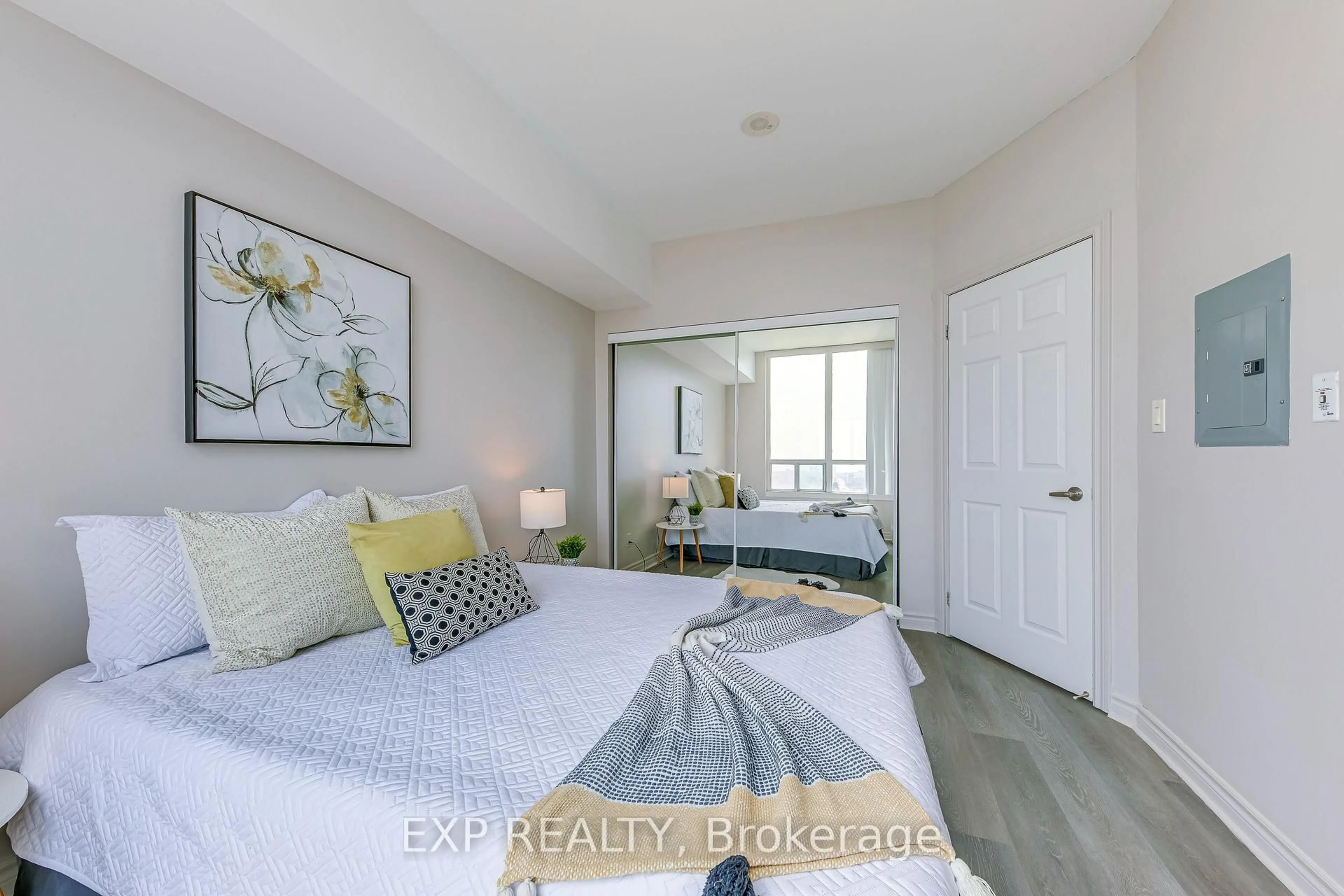 Bedroom with bed, unknown for 3504 Hurontario St #2303, Mississauga Ontario L5B 0B9