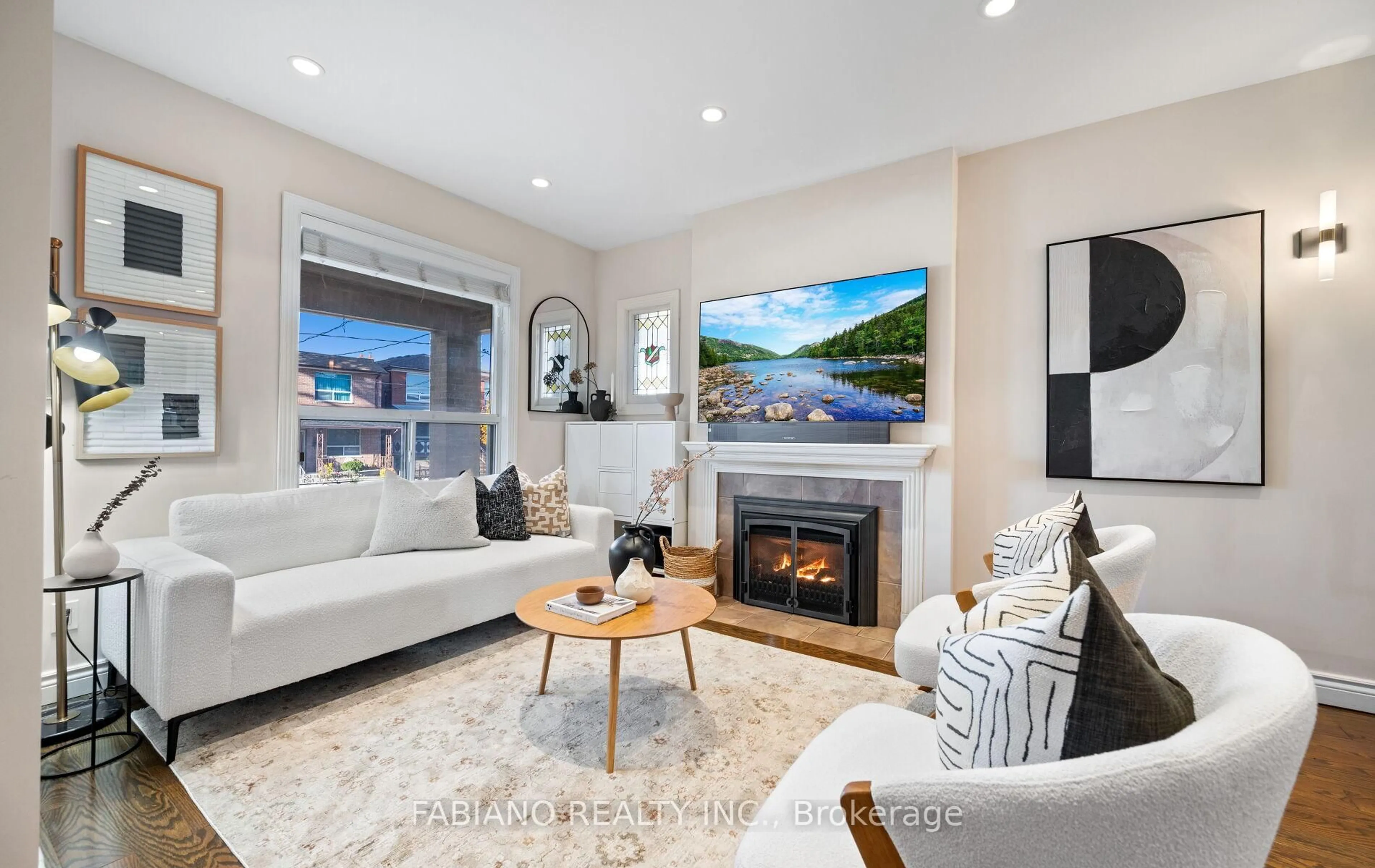 Living room with furniture, unknown for 117 Morrison Ave, Toronto Ontario M6E 1M3