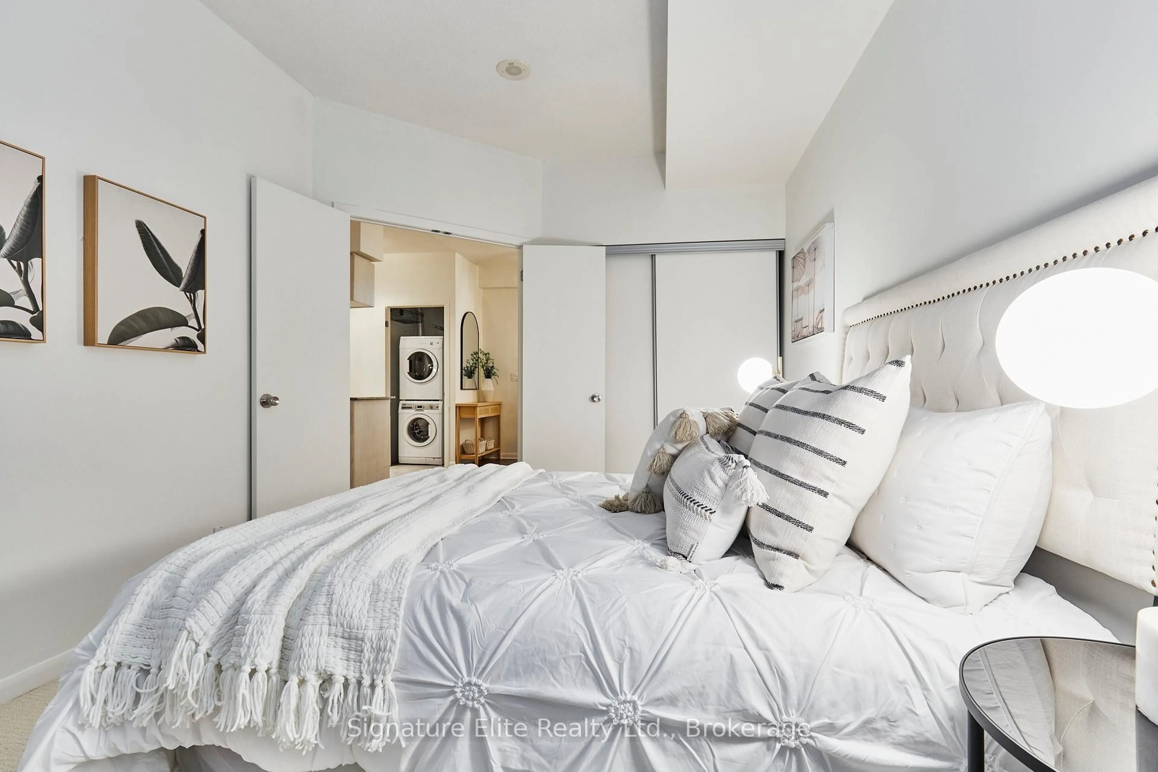 Bedroom with bed, unknown for 185 Legion Rd #1103, Toronto Ontario M8Y 0A1