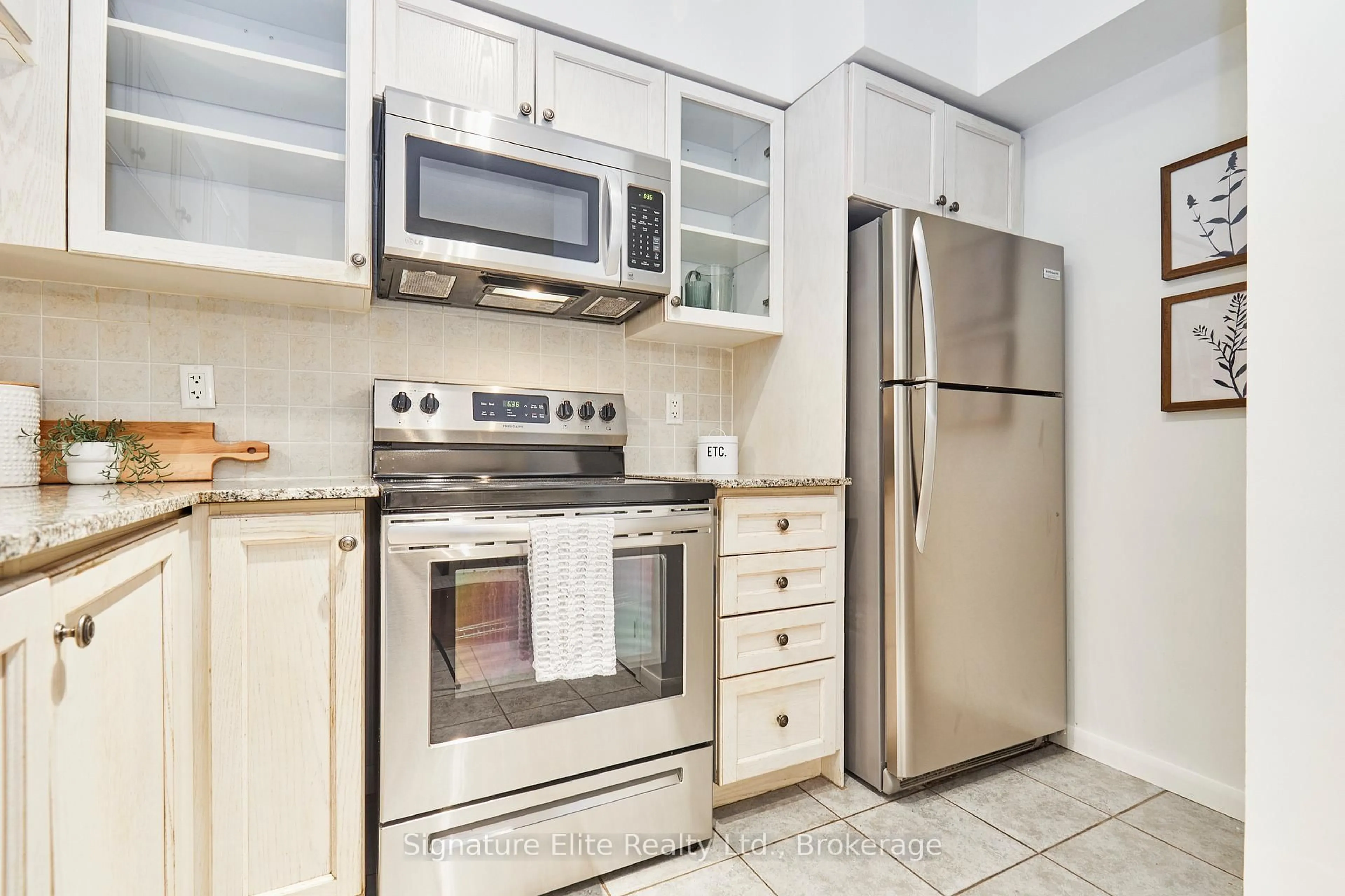 Standard kitchen, ceramic/tile floor for 185 Legion Rd #1103, Toronto Ontario M8Y 0A1