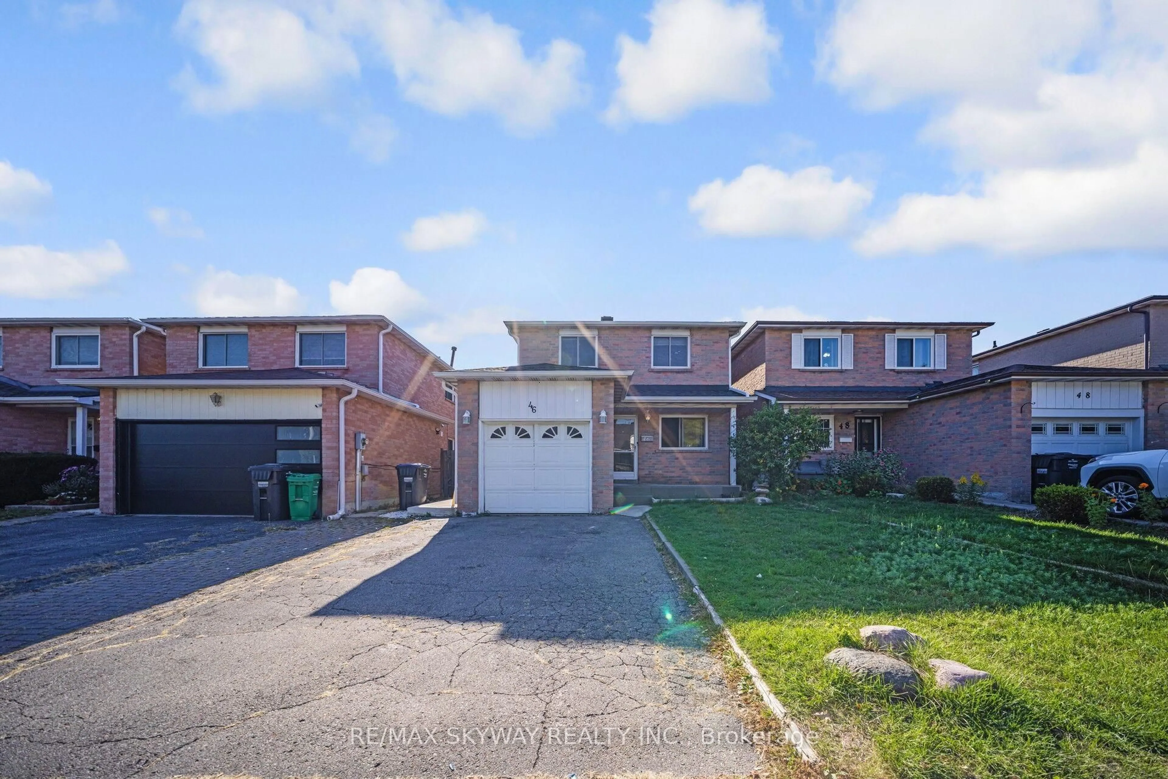 A pic from outside/outdoor area/front of a property/back of a property/a pic from drone, street for 46 Royal Palm Dr, Brampton Ontario L6Z 1P6