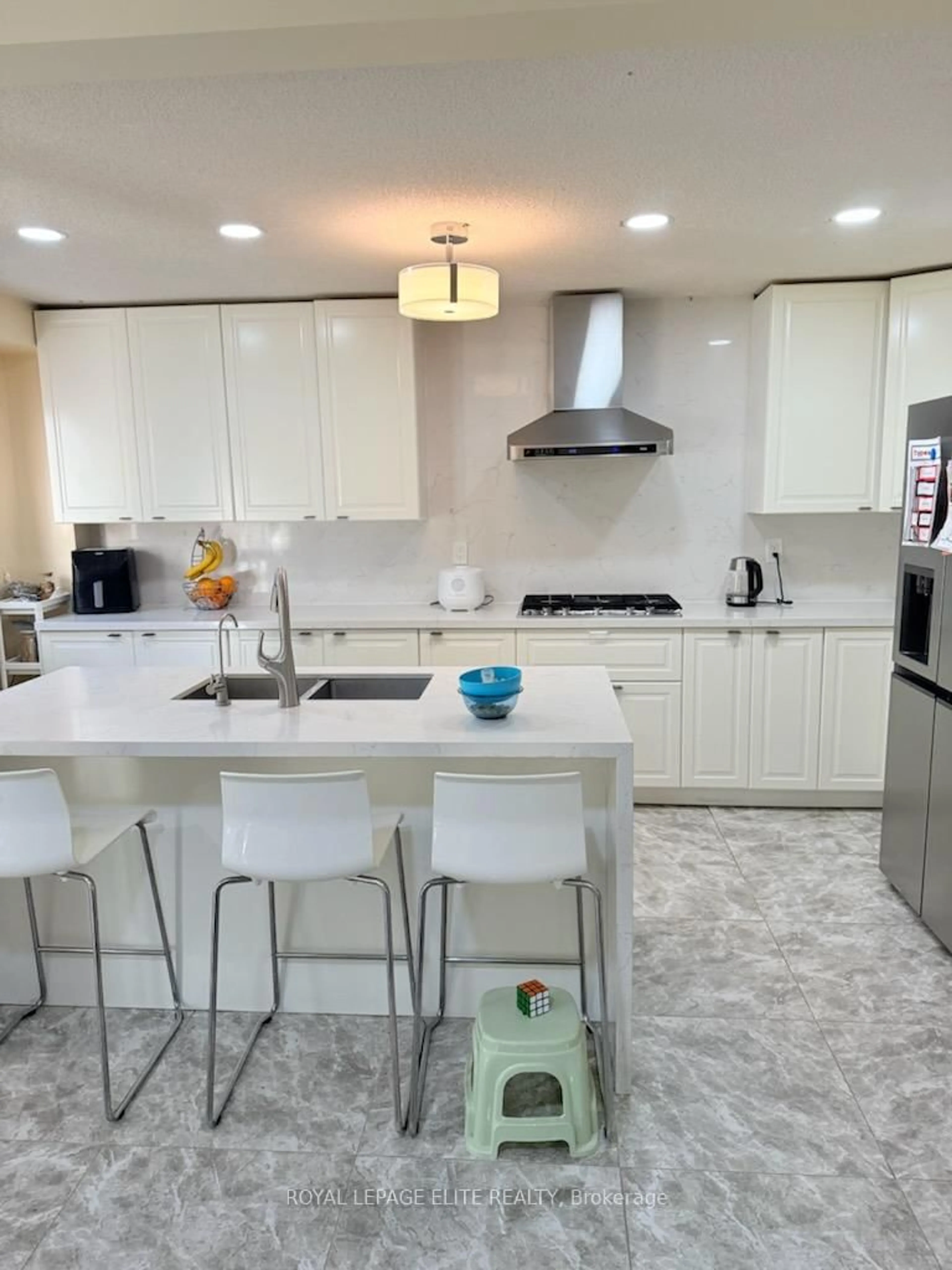 Contemporary kitchen, ceramic/tile floor for 12 Egret Crt, Brampton Ontario L6Z 3A1