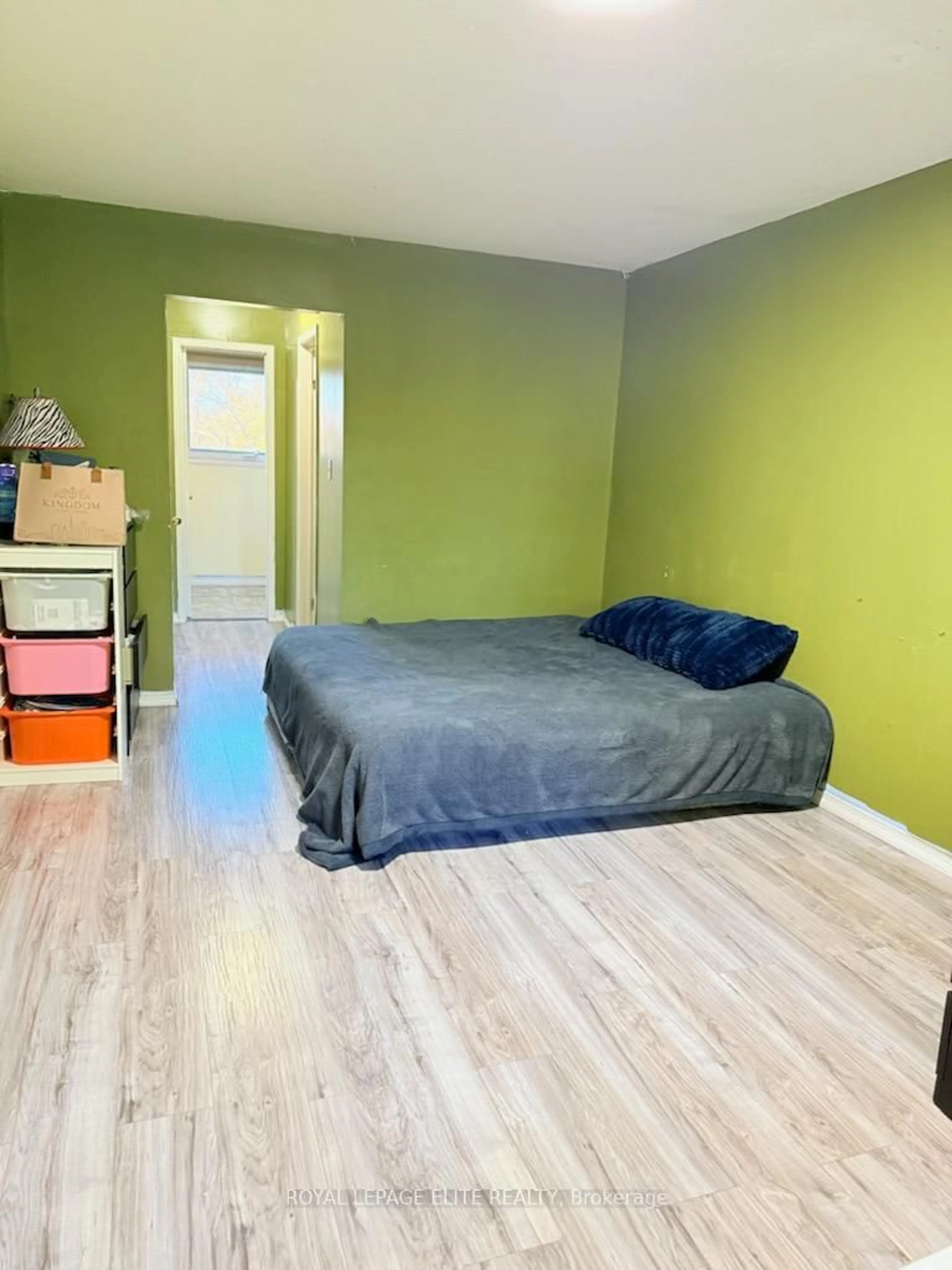 A pic of a room for 12 Egret Crt, Brampton Ontario L6Z 3A1