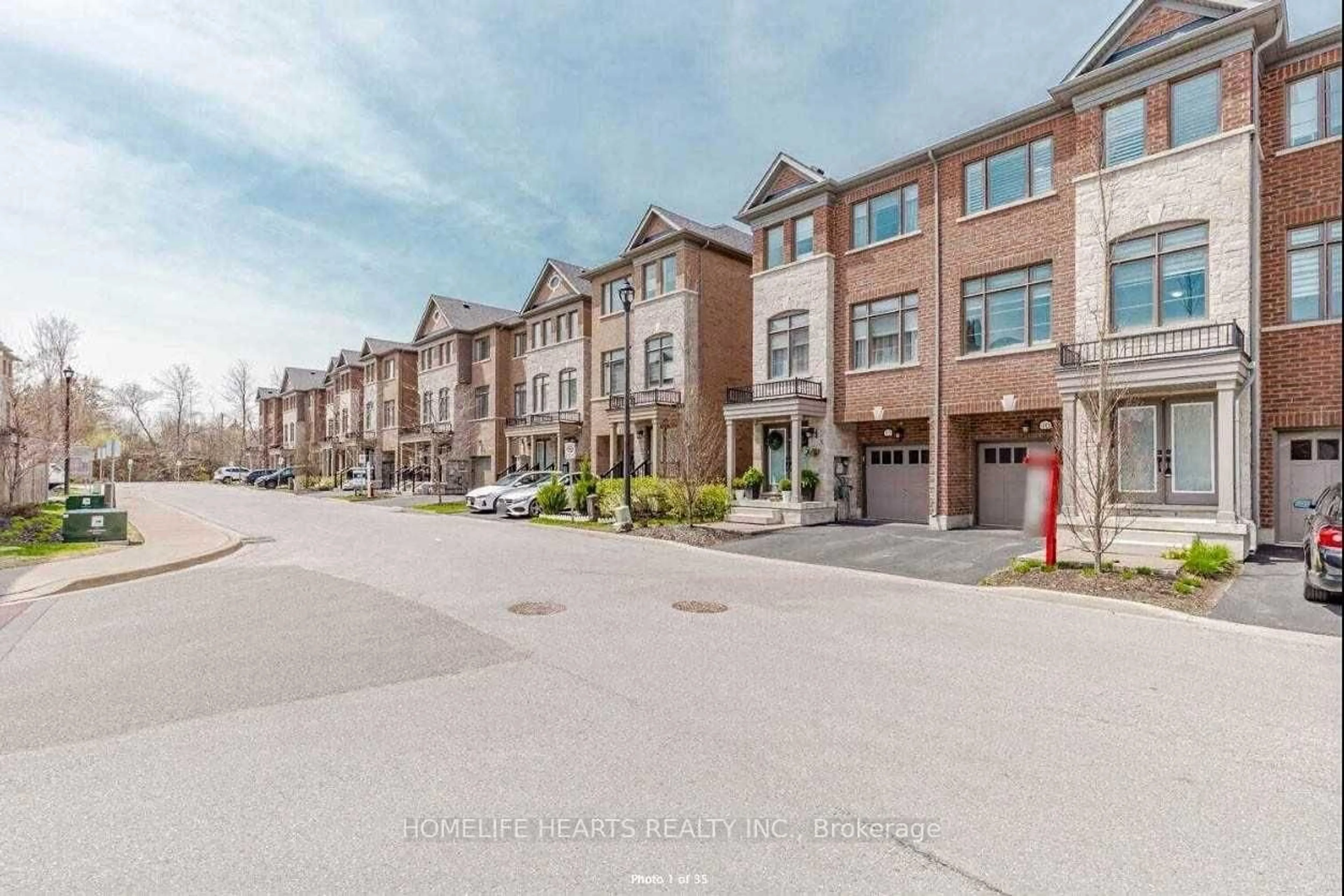 A pic from outside/outdoor area/front of a property/back of a property/a pic from drone, street for 18 Whitehorn Lane, Halton Hills Ontario L7G 0K1