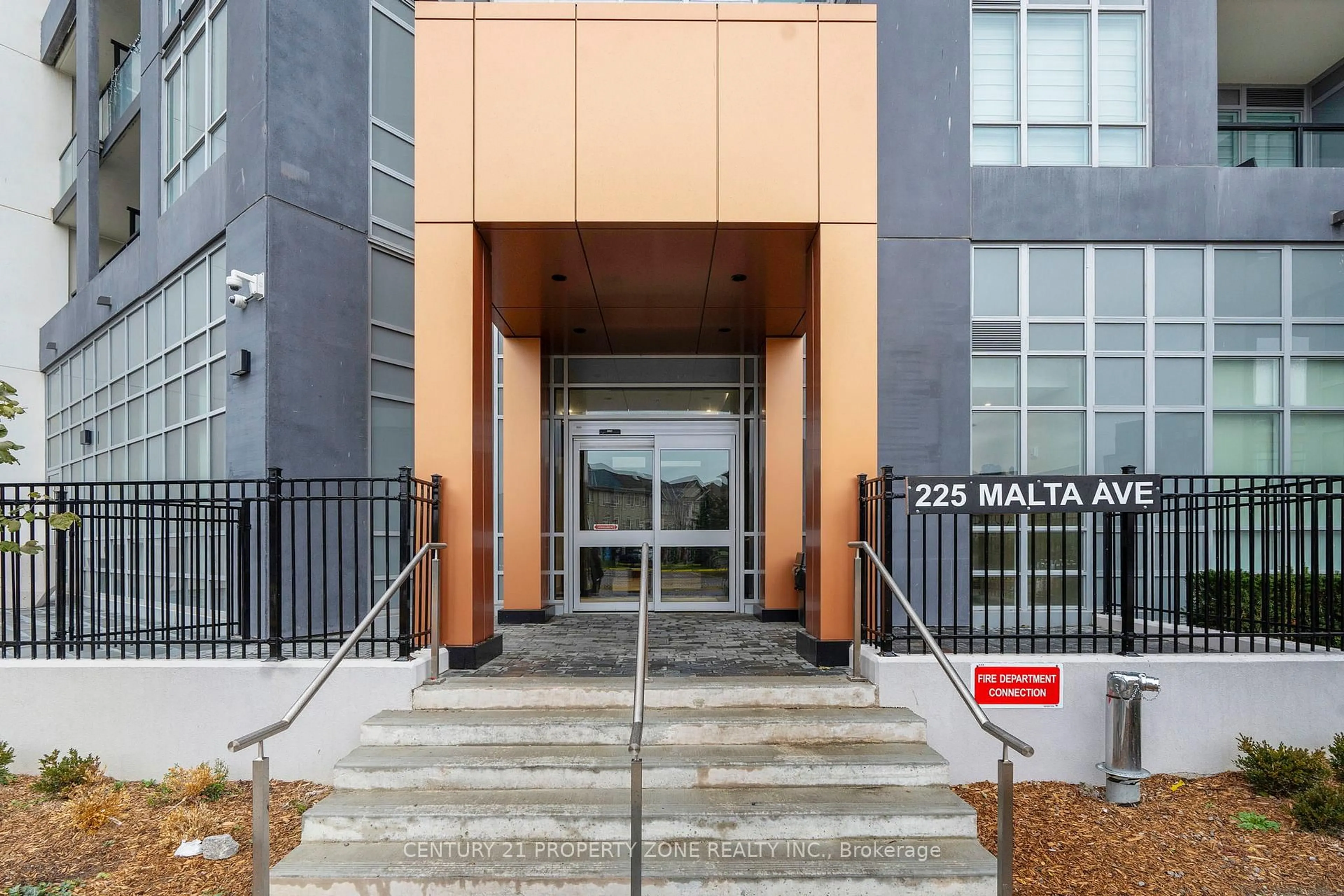 Indoor foyer for 225 Malta Ave #510, Brampton Ontario L6Y 4M5