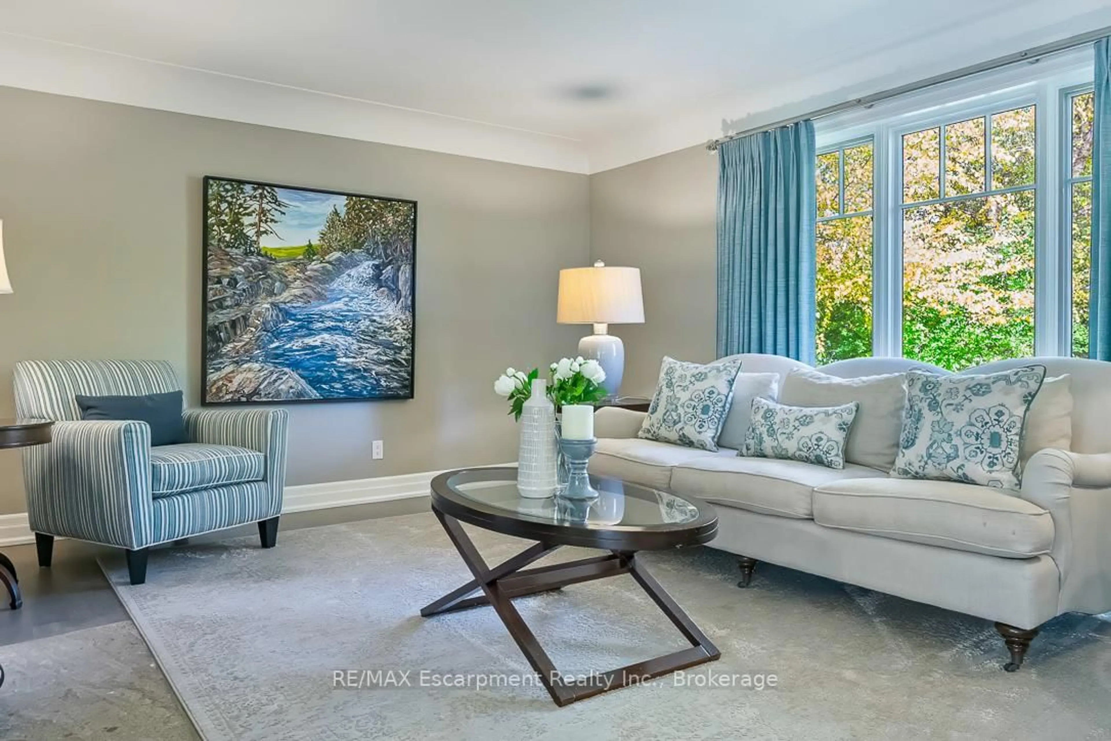 Living room with furniture, unknown for 278 Carolyn Dr, Oakville Ontario L6K 3M6