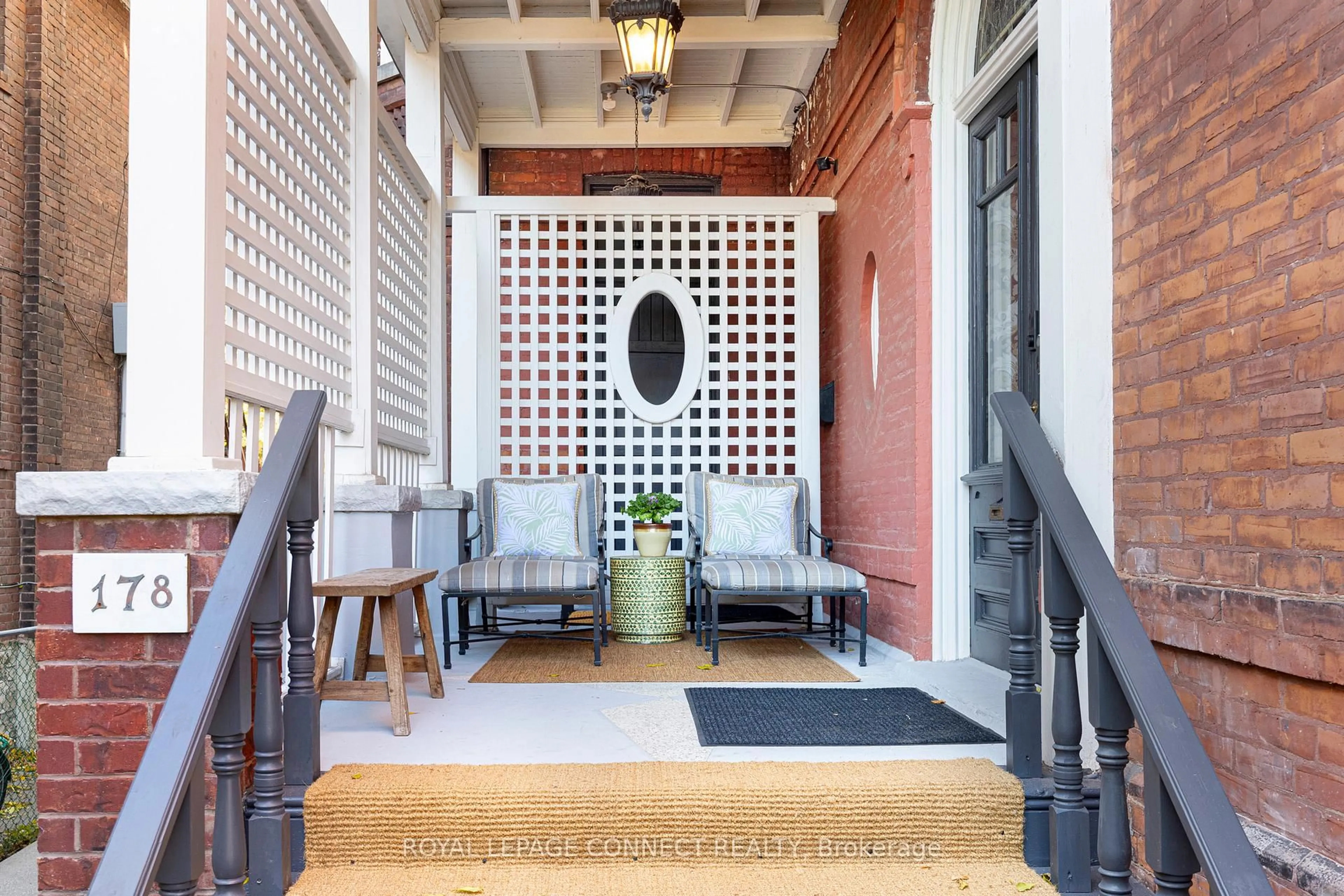 Indoor foyer for 178 High Park Ave, Toronto Ontario M6P 2S4