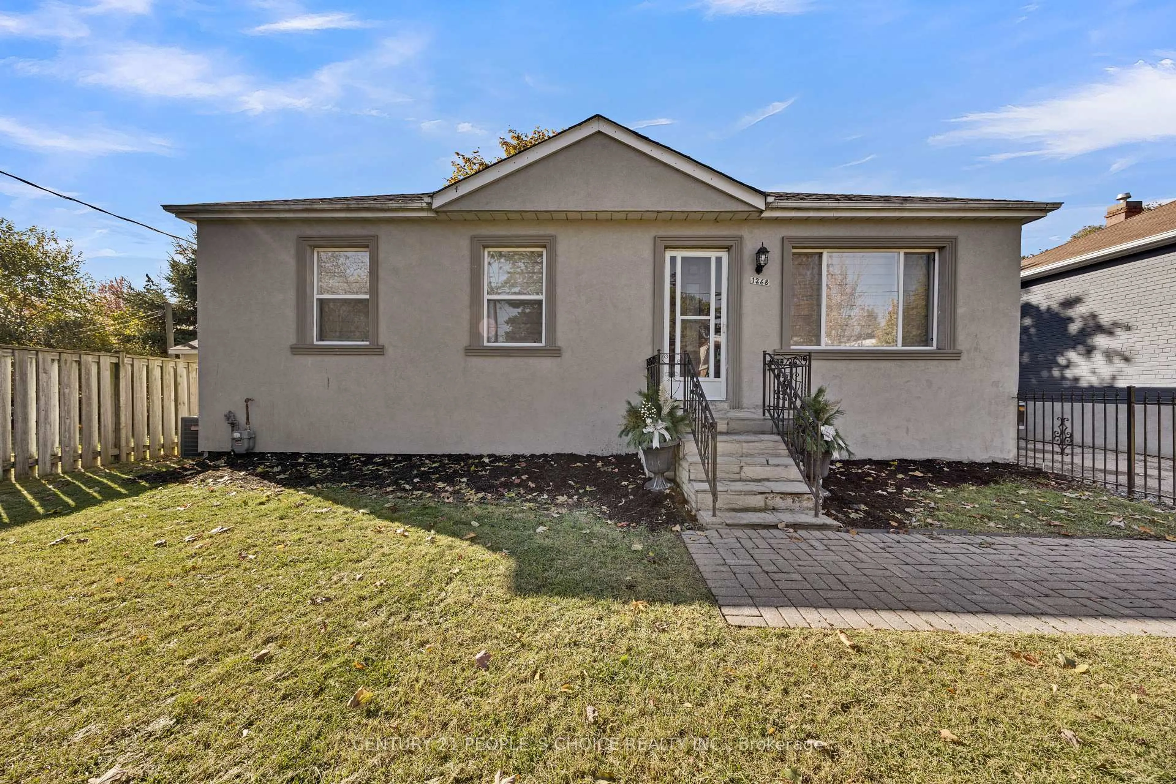 Home with vinyl exterior material, street for 1268 Northaven Dr, Mississauga Ontario L5G 4E7