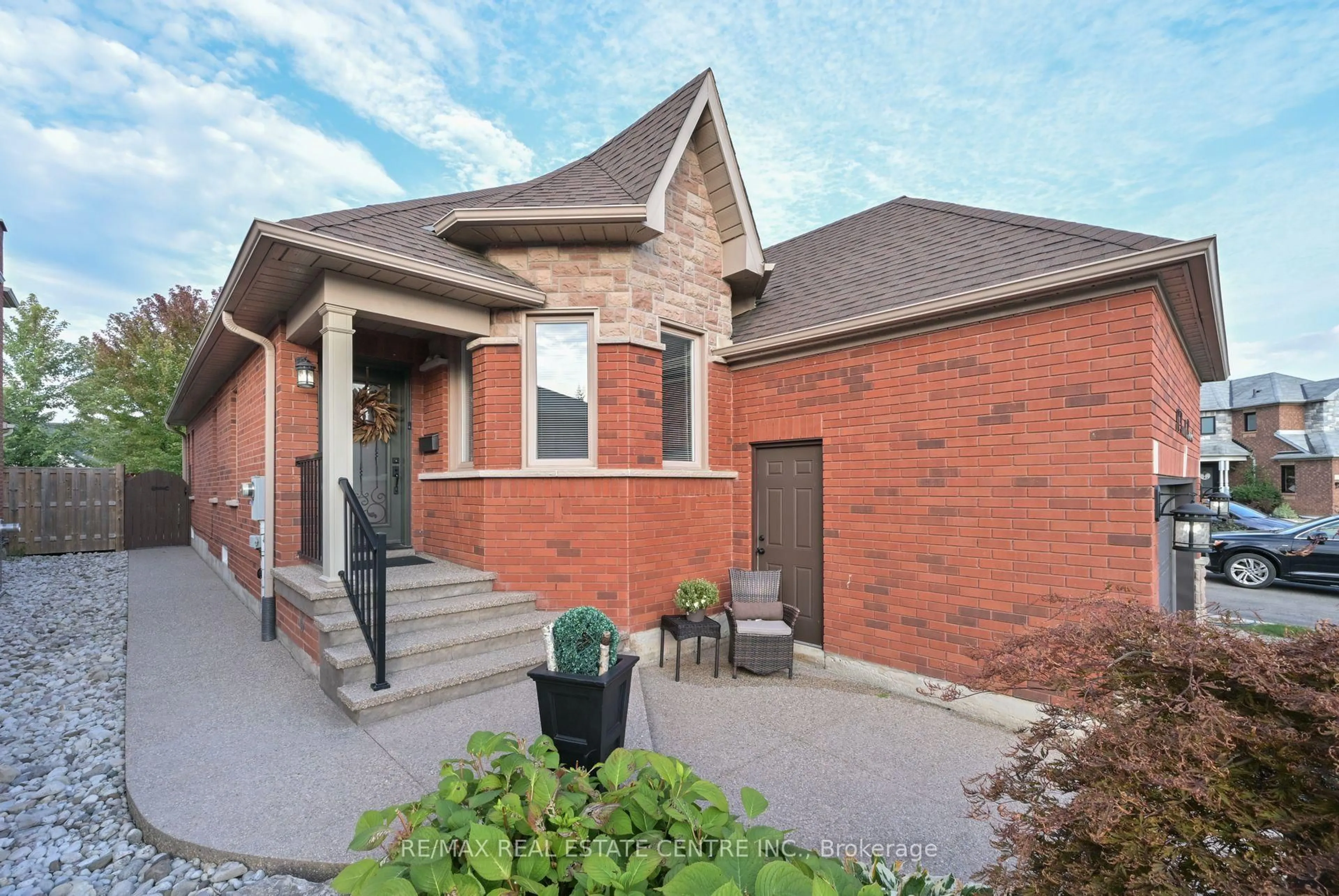 Home with brick exterior material, street for 96 Lauchlin Cres, Halton Hills Ontario L7G 5R5
