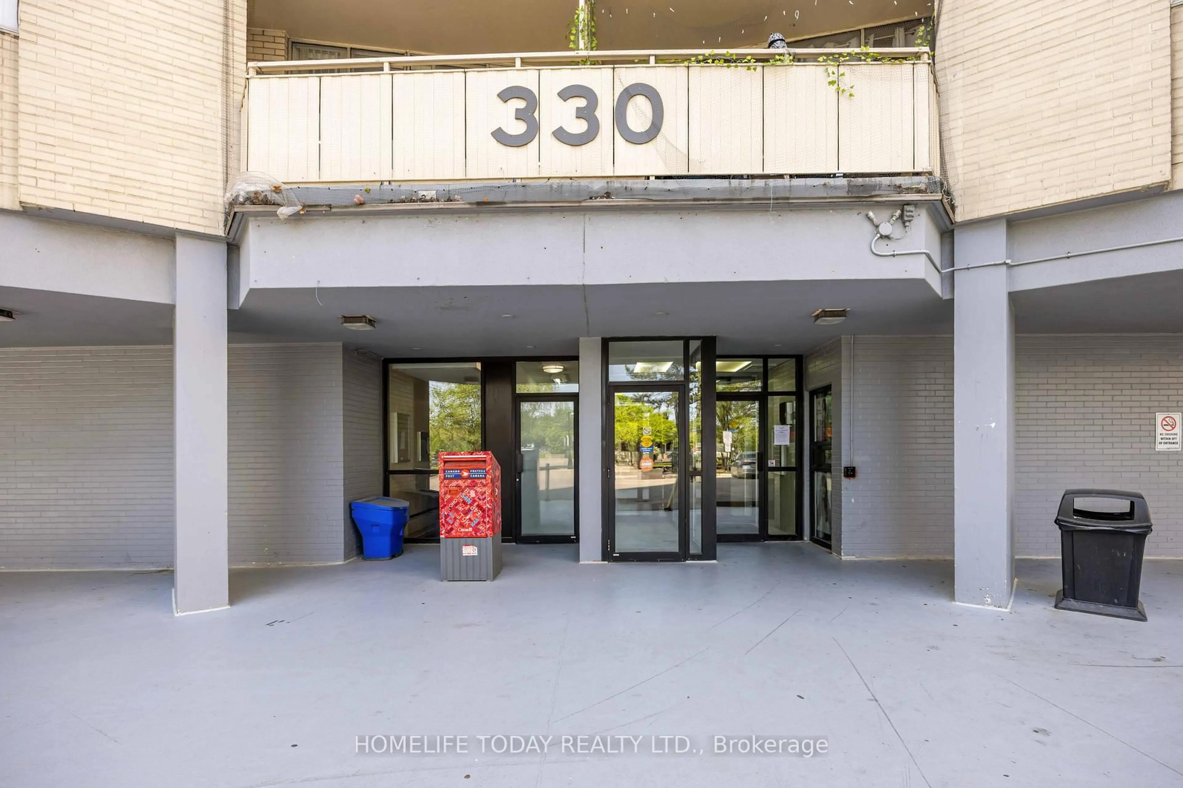 Indoor foyer for 330 Dixon Rd #1603, Toronto Ontario M9R 1S9