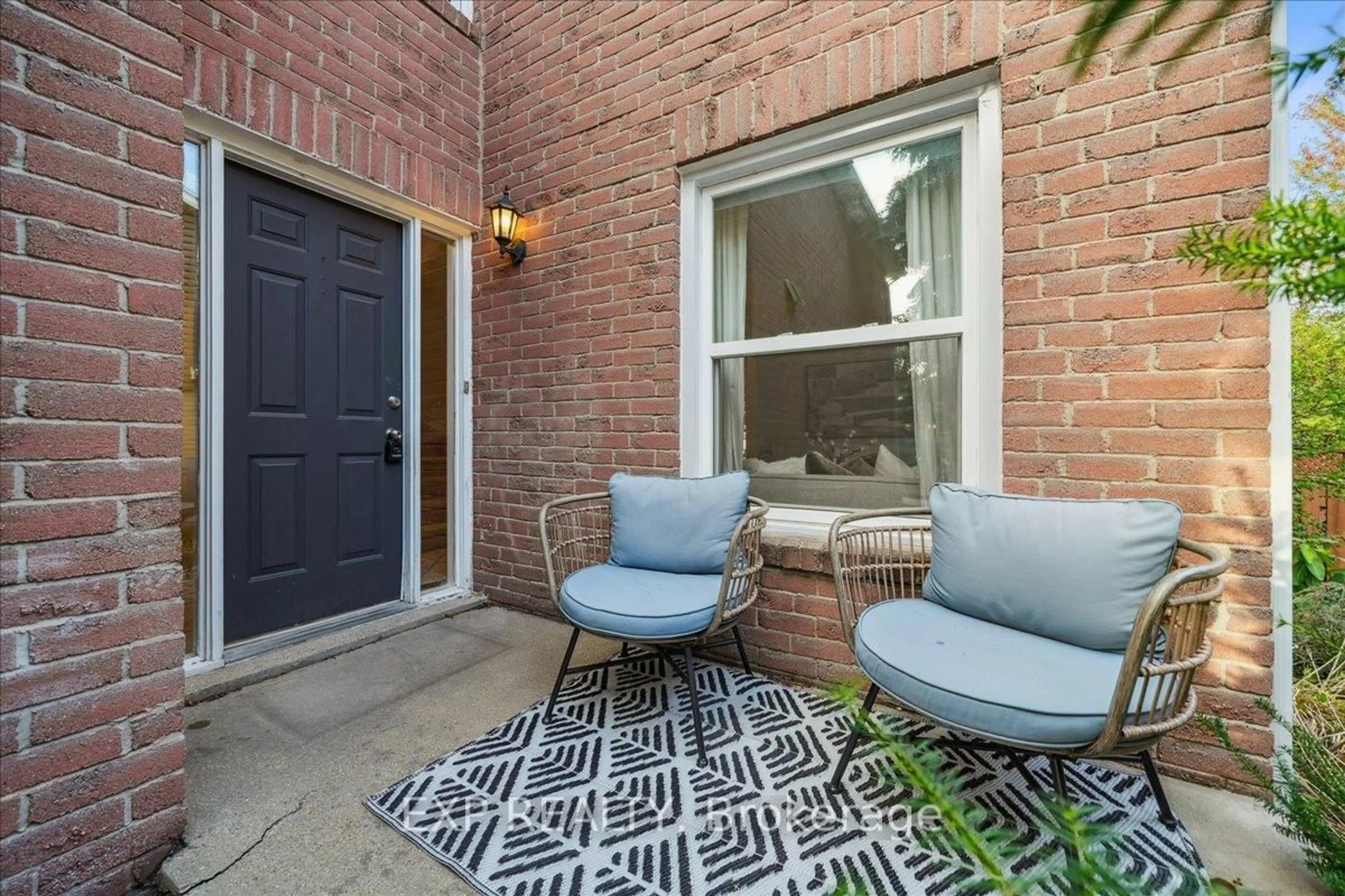 Patio, street for 1173 Bridlewood Tr, Oakville Ontario L6M 2L3